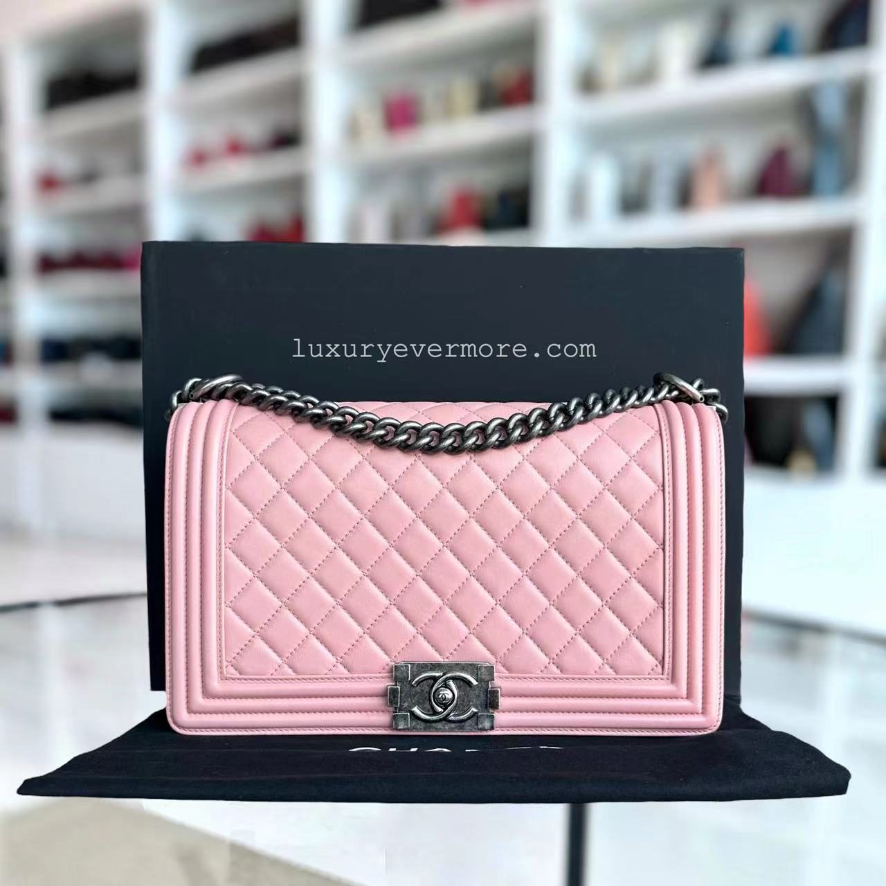 Chanel Boy New Medium 28CM Quilted Lambskin Sakura Pink Leboy Ruthenium Silver Hardware Series 20