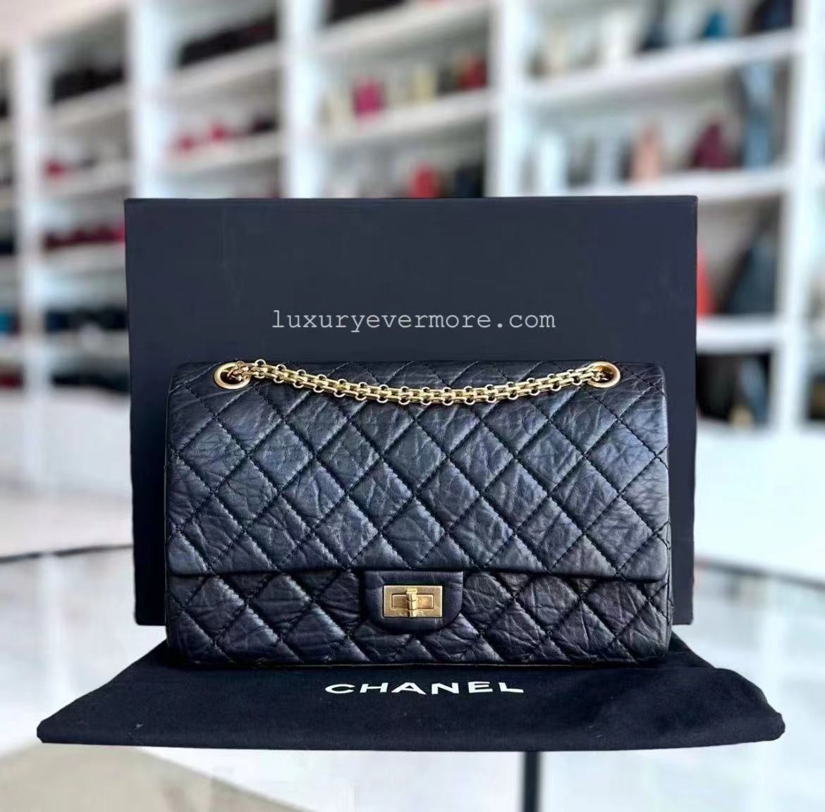 Chanel 2.55 226 Reissue 28CM Quilted Aged Calfskin Black Golden Hardware