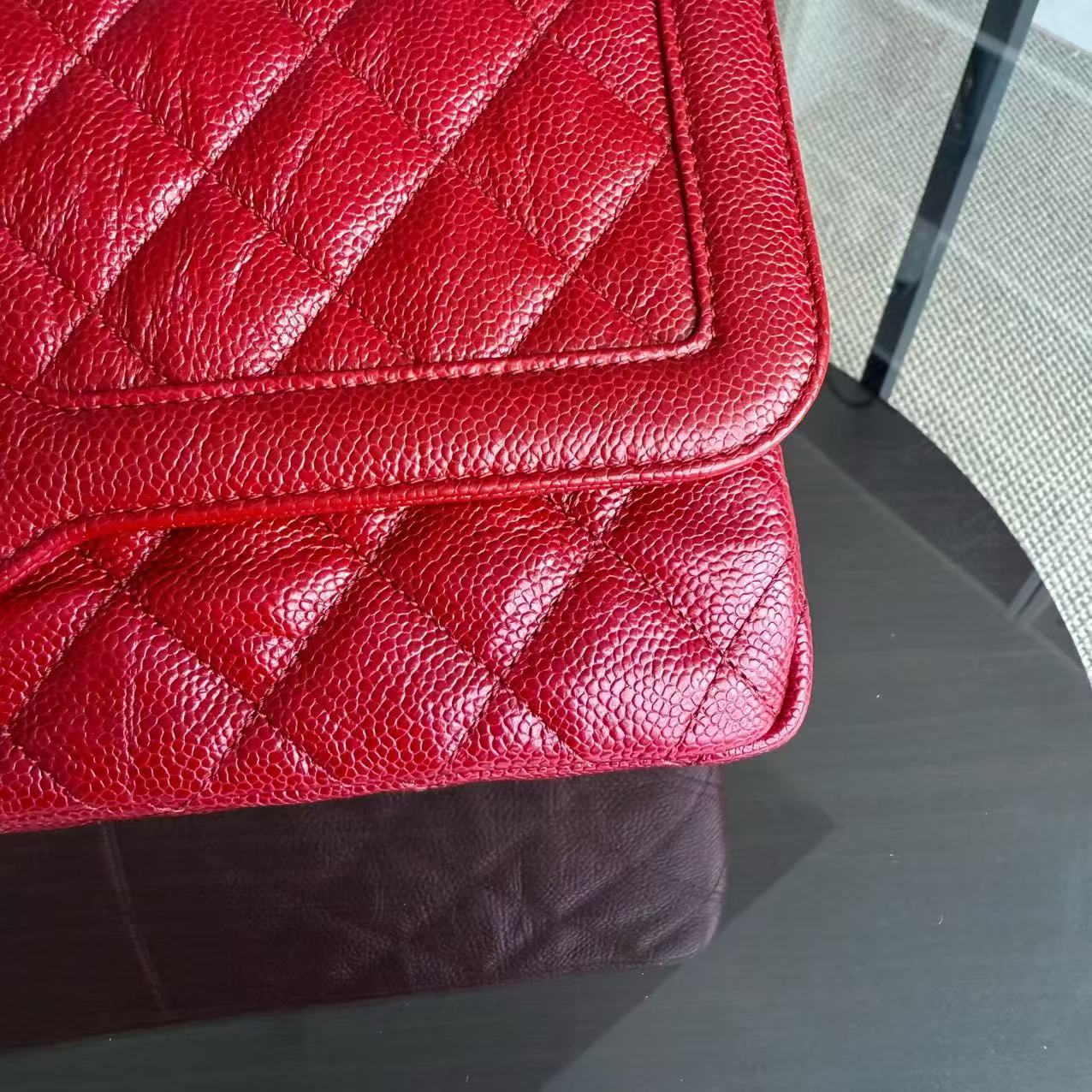 Chanel Two-Tone Crumpled Flap - Caviar 29CM Quilted Red Gold Hardware Series 21