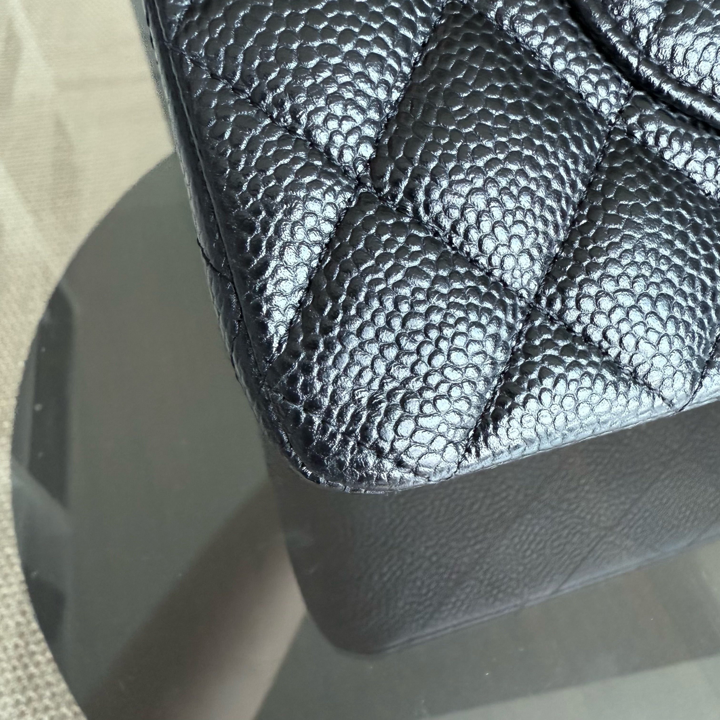 Chanel Classic Flap Medium - Caviar 25CM Quilted Grained Calfskin Black Silver Hardware Series 21