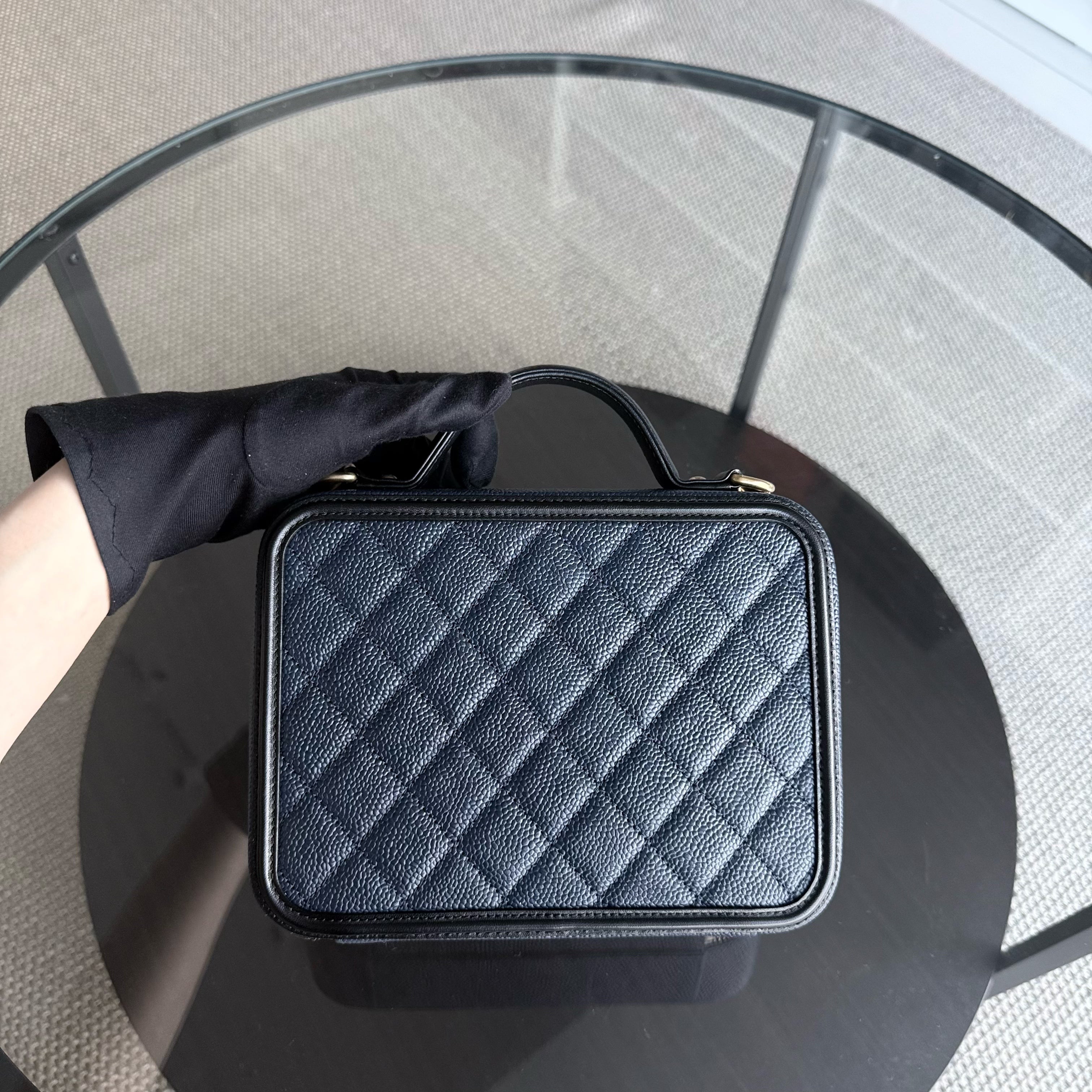 Chanel Filigree Vanity Case Medium - Caviar 21CM Grained Calfskin Dark Navy Blue Gold Hardware Series 23