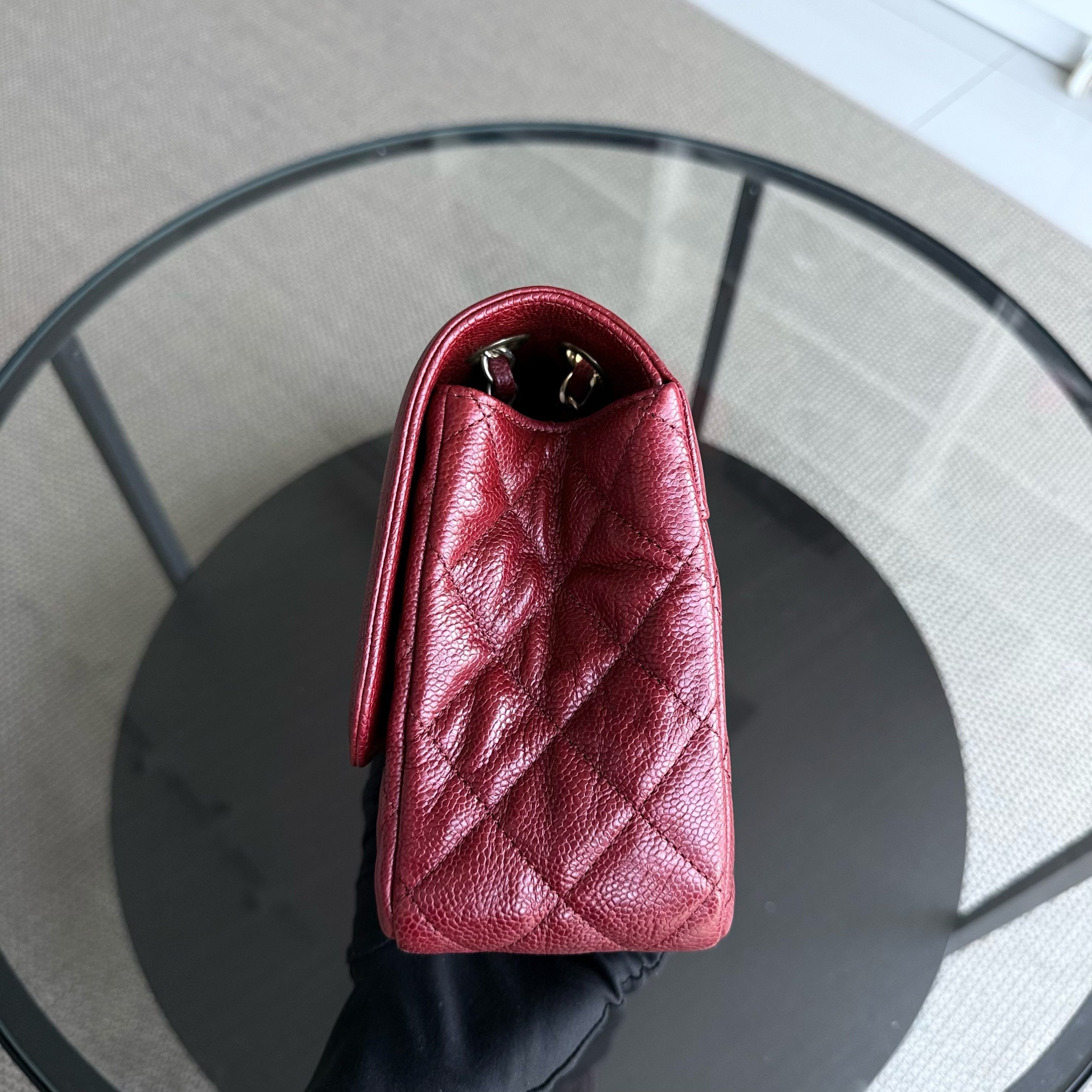 Chanel Seasonal Two-tone Flap - Caviar Quilted Red Gold Hardware Series 21