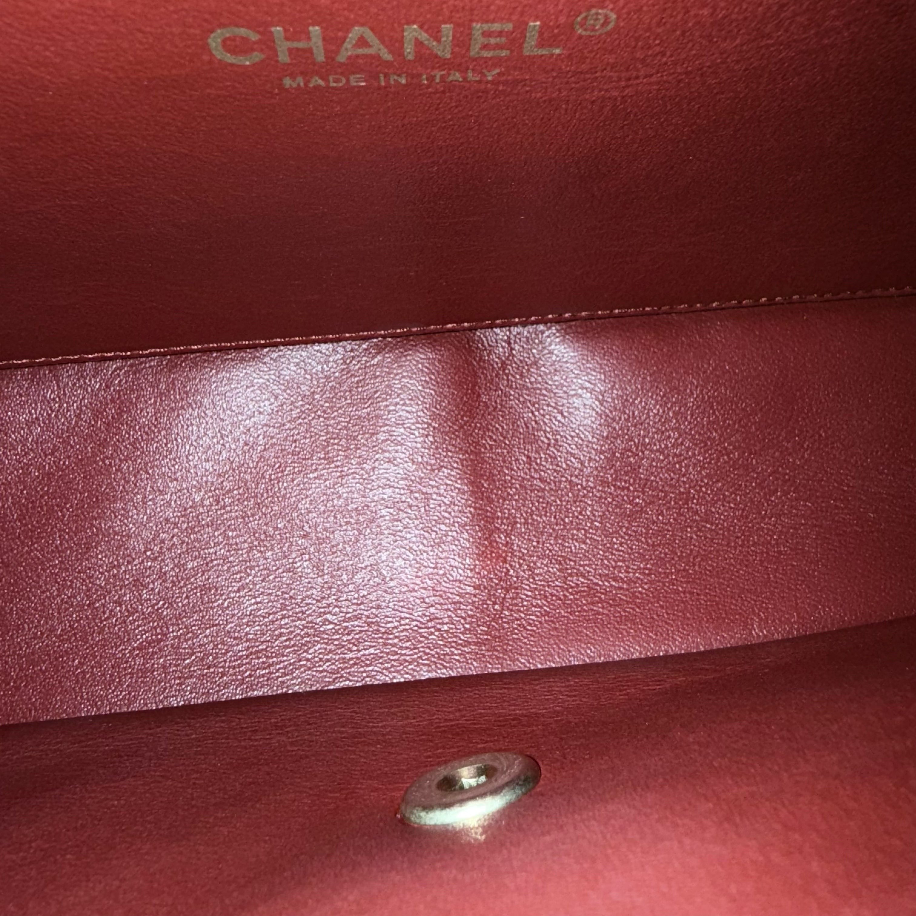 Chanel Seasonal Two-tone Flap - Caviar Quilted Red Gold Hardware Series 21