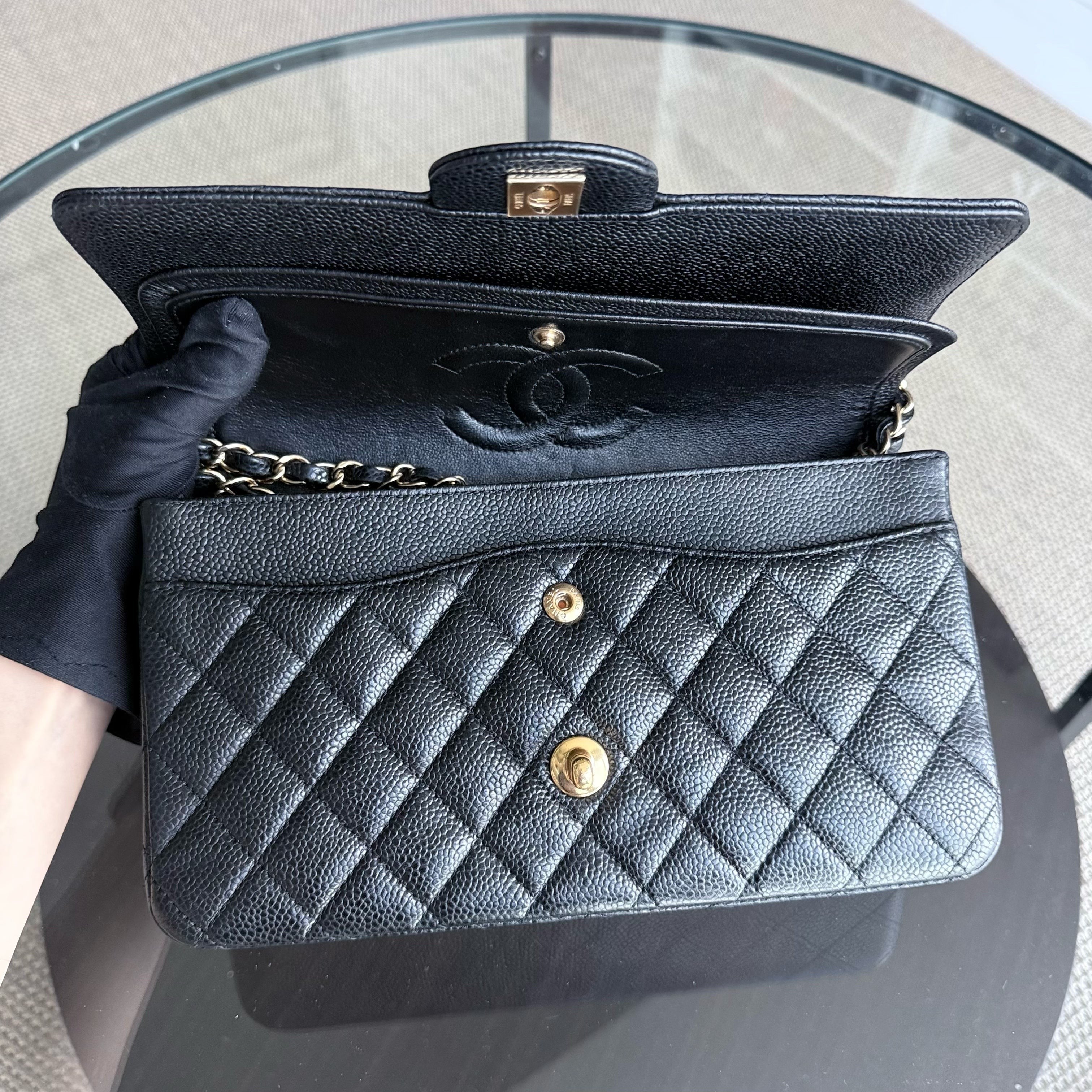 Chanel Classic Flap Medium - Caviar 25CM Quilted Black Gold Hardware