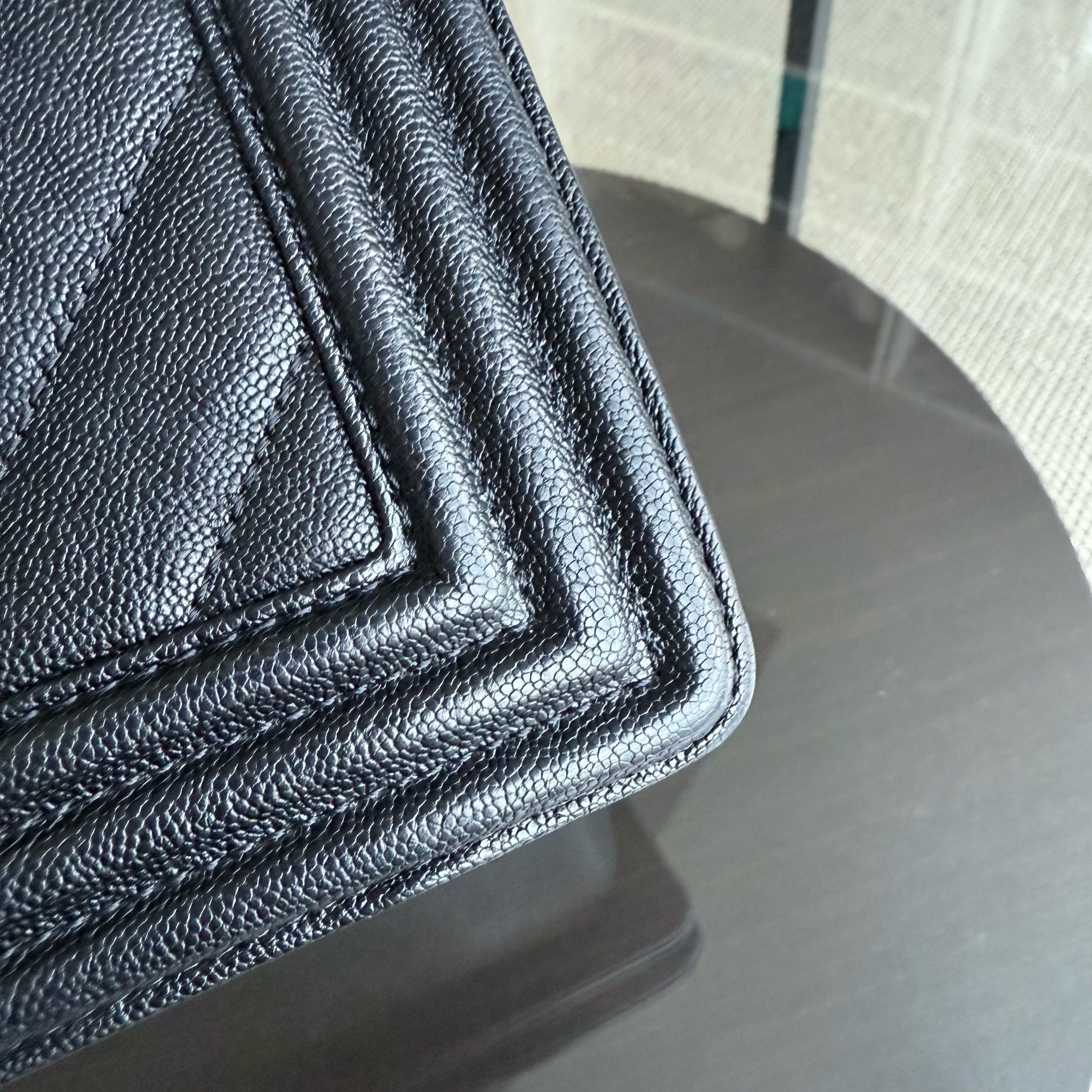Chanel Boy Medim - Caviar 25CM Grained Calfskin Chevron Black Gold Hardware Series 26