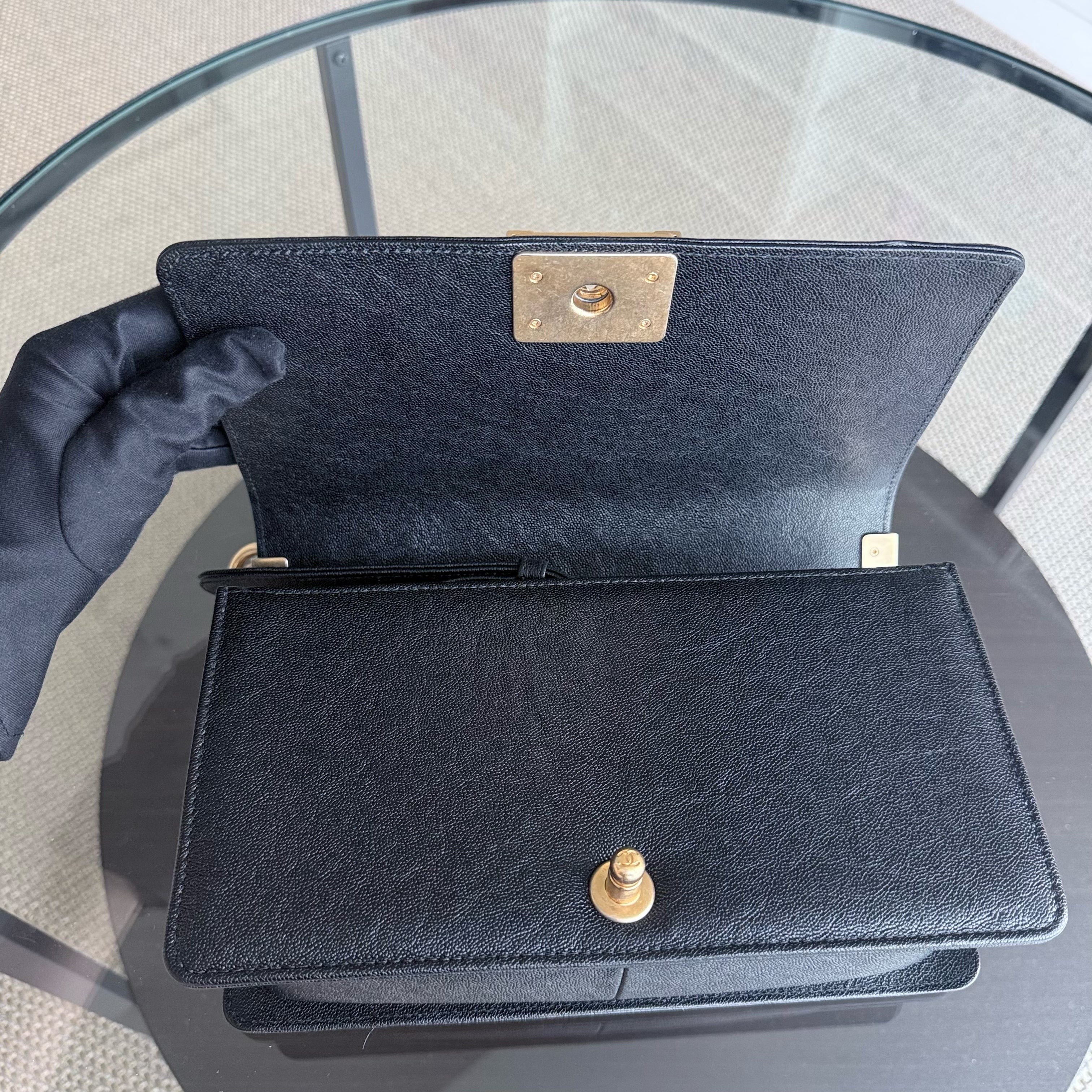 Chanel Boy Medim - Caviar 25CM Grained Calfskin Chevron Black Gold Hardware Series 26