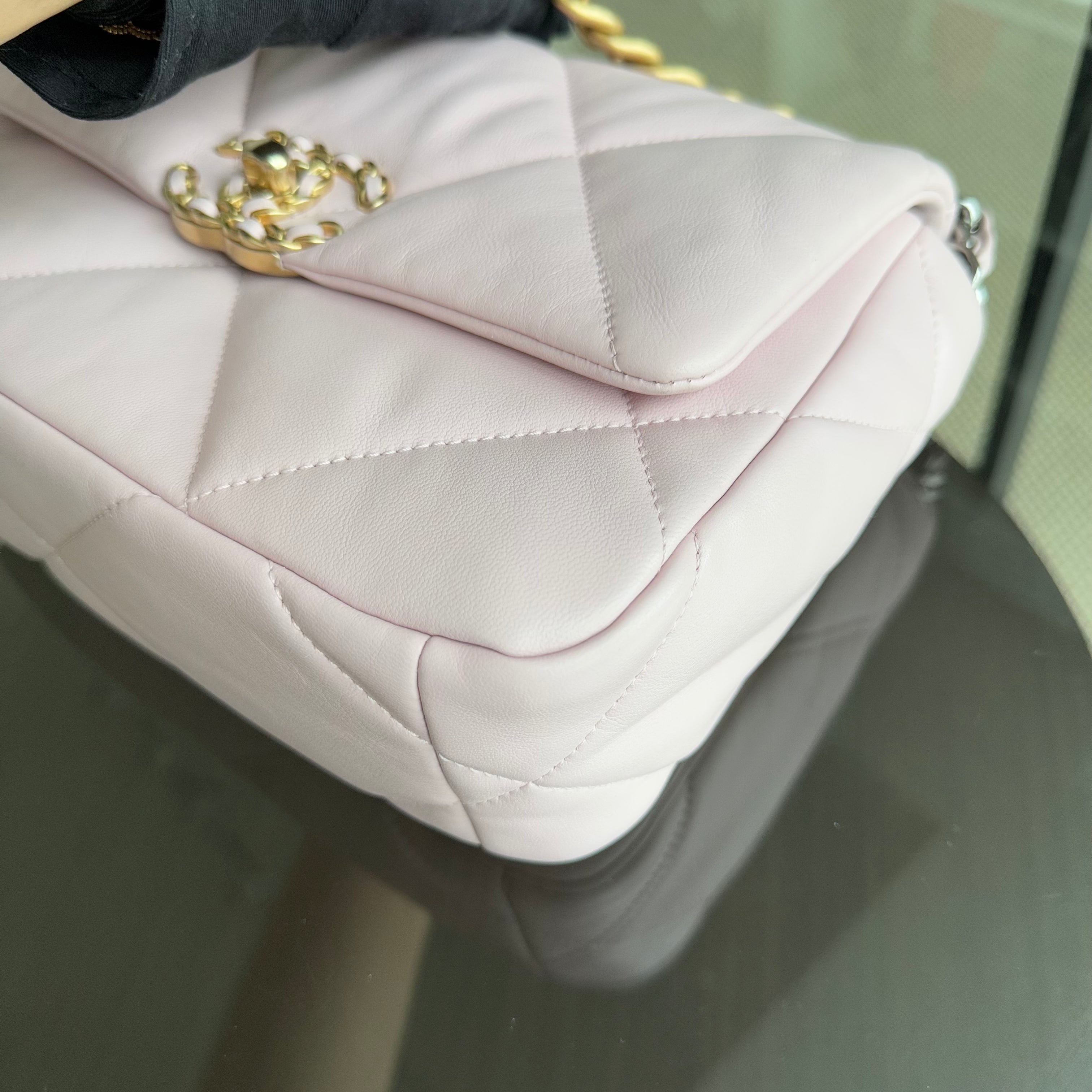 Chanel 19 Bag Small - C19 Goatskin Light Sakura Pink Quilted Two-tone Hardware Series 31