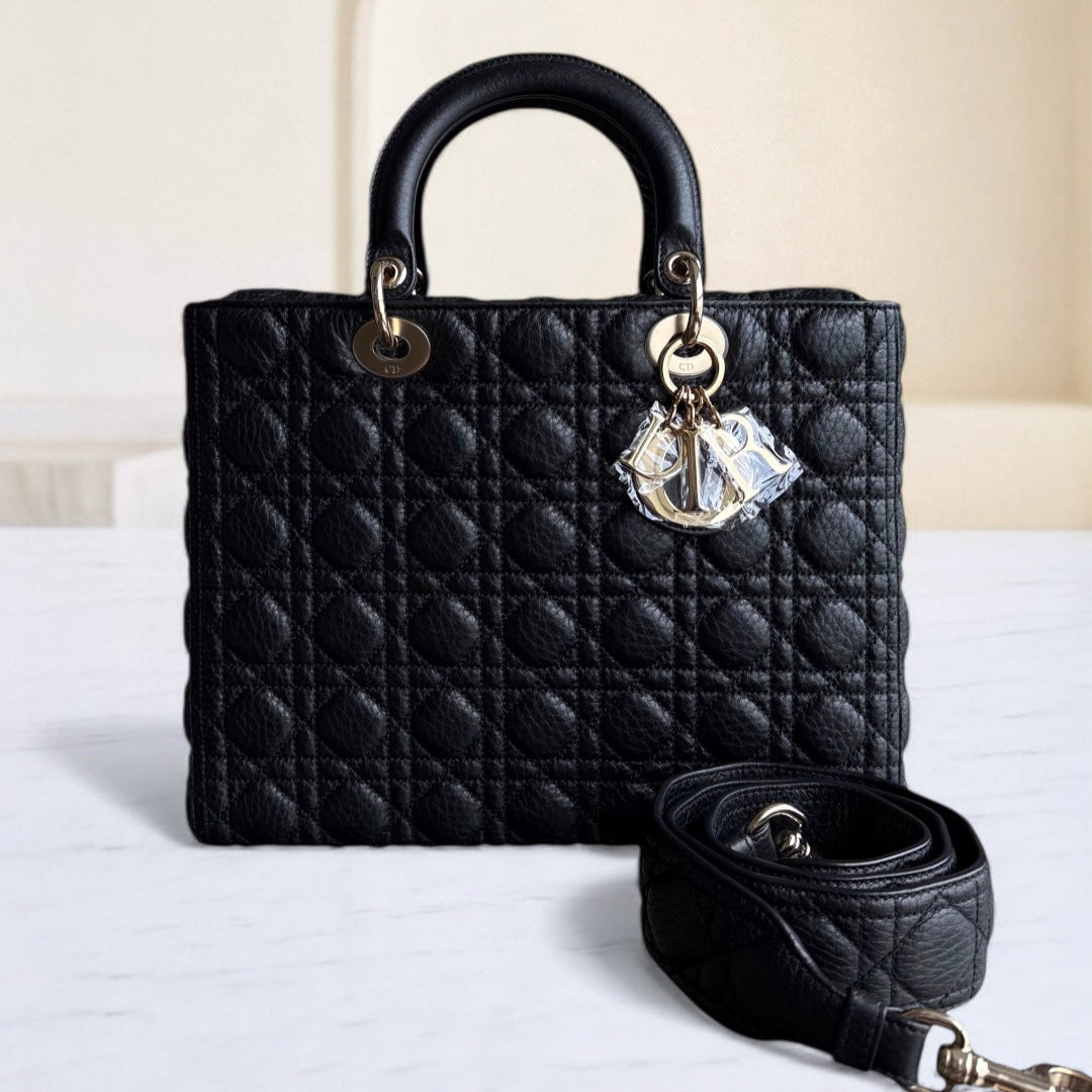 *Flap, Grained Calfskin* Lady Large Flap Grained Calfskin Cannage Black GHW