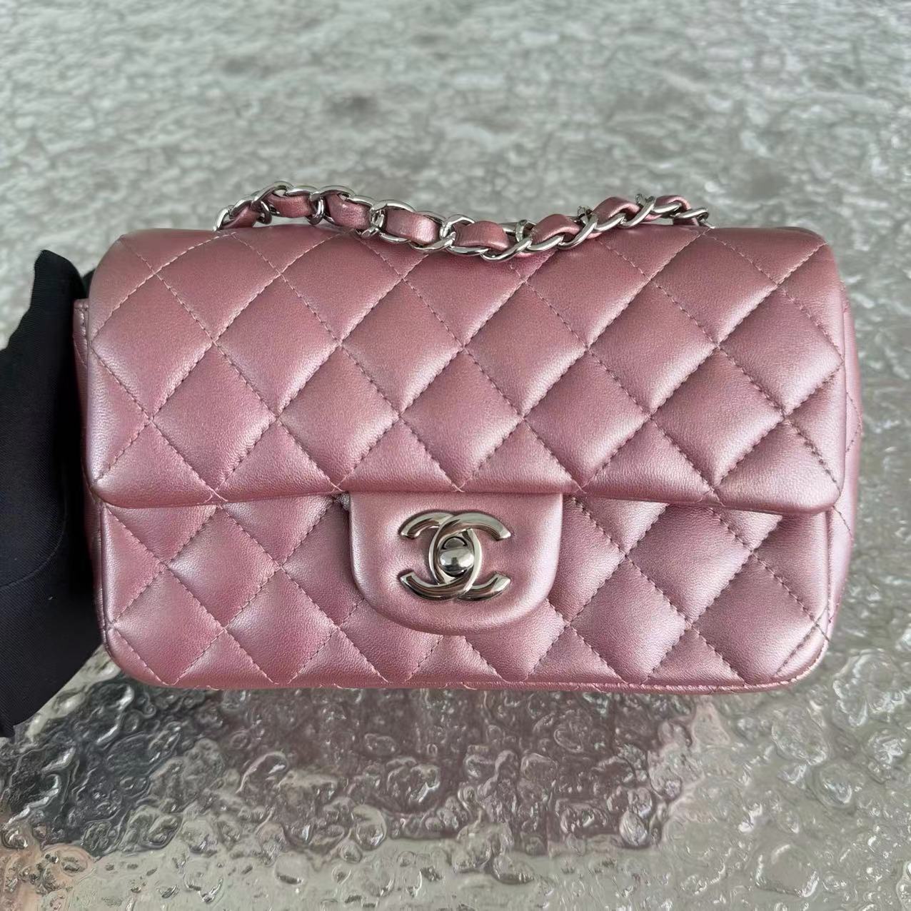 Chanel Classic Flap Mini - 20CM Rectangle Quilted Lambskin Iridescent Lambskin Pink Silver Hardware Series 24