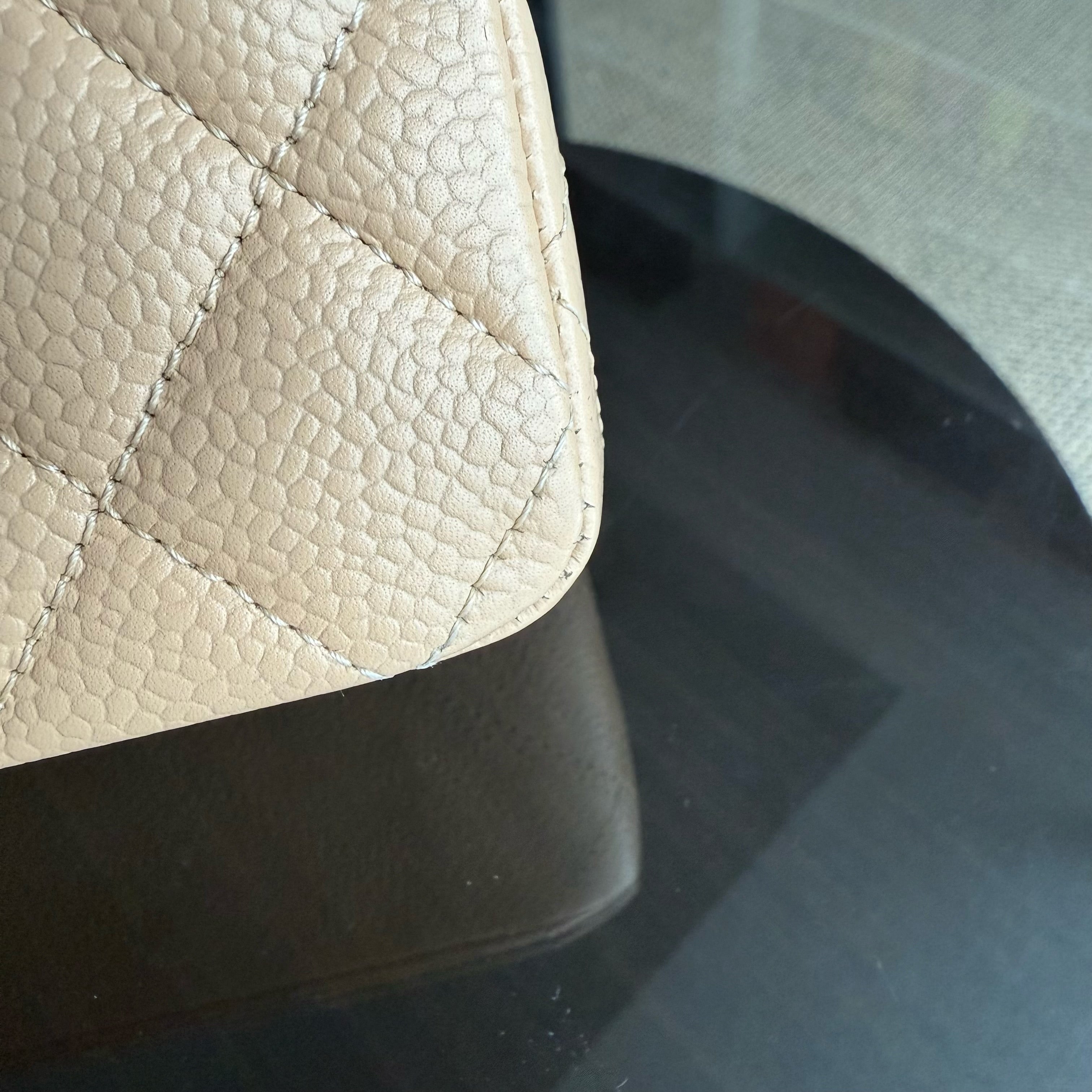 Chanel Classic Flap Medium - Caviar 25CM Quilted Grained Calfskin Beige Gold Hardware Series 18