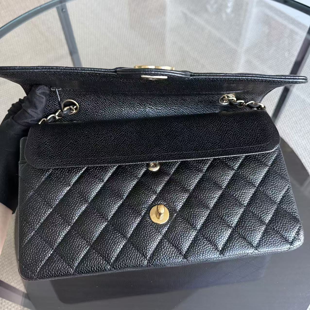 Chanel Classic Flap Medium - Caviar 25CM Quilted Black Gold Hardware Series 13