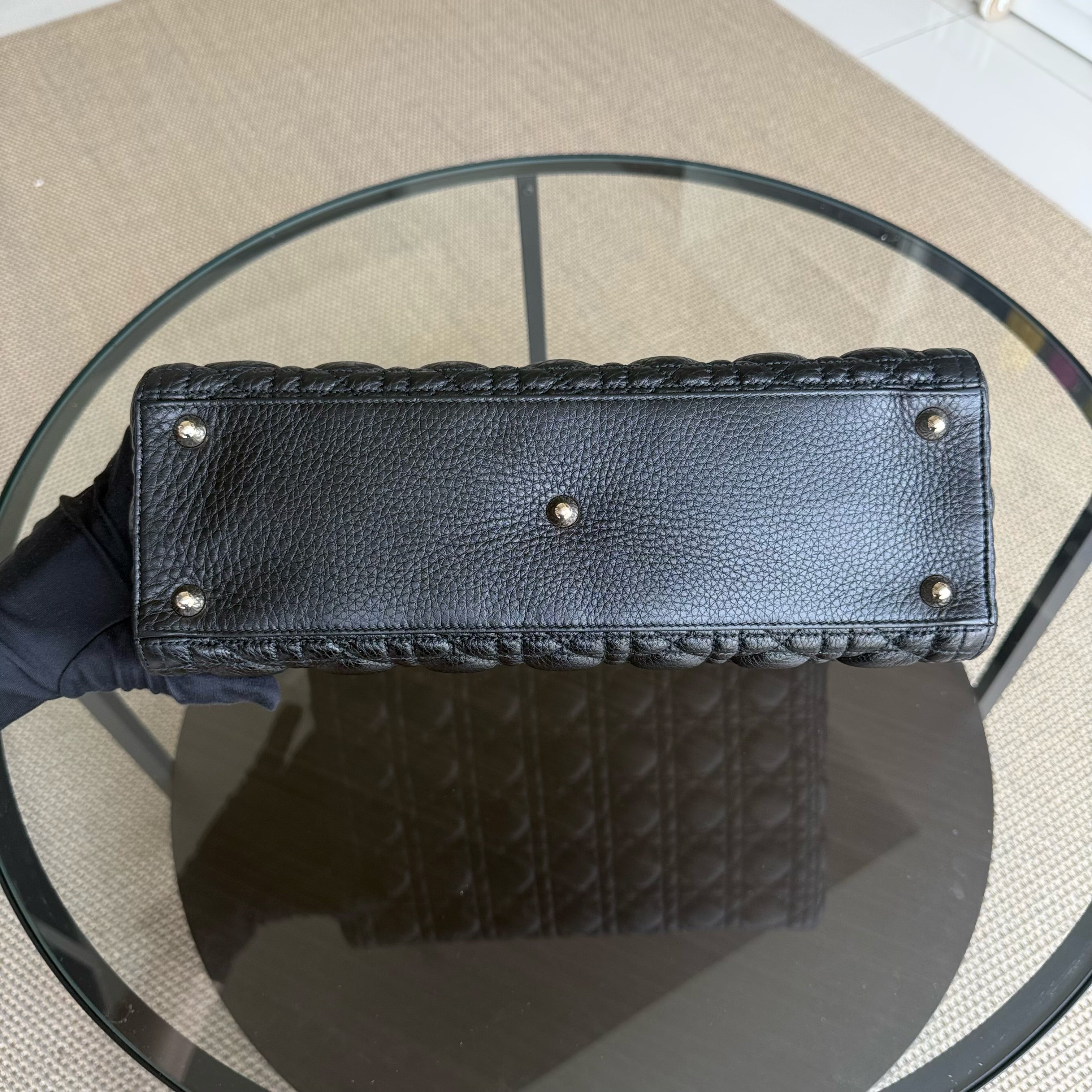 *Flap, Grained Calfskin* Lady Large Flap Grained Calfskin Cannage Black GHW
