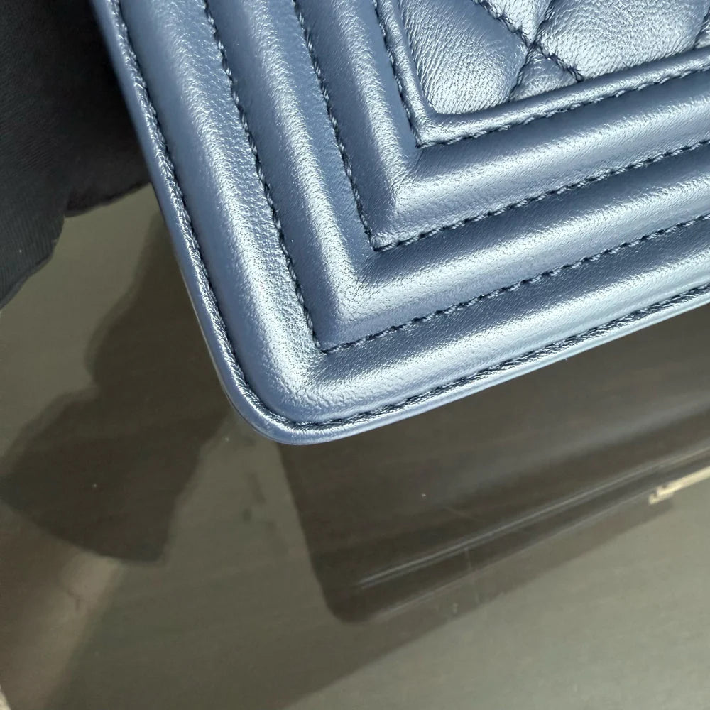 Chanel Boy Medium - 25CM Quilted Lambskin Dark Blue Gold Hardware Series 21