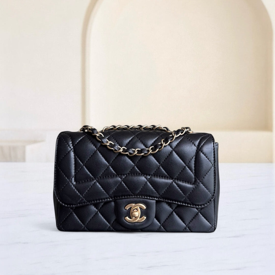 Chanel Mademoiselle Chic Flap Small - 23CM Quilted Lambskin Black Gold Hardware Series 21