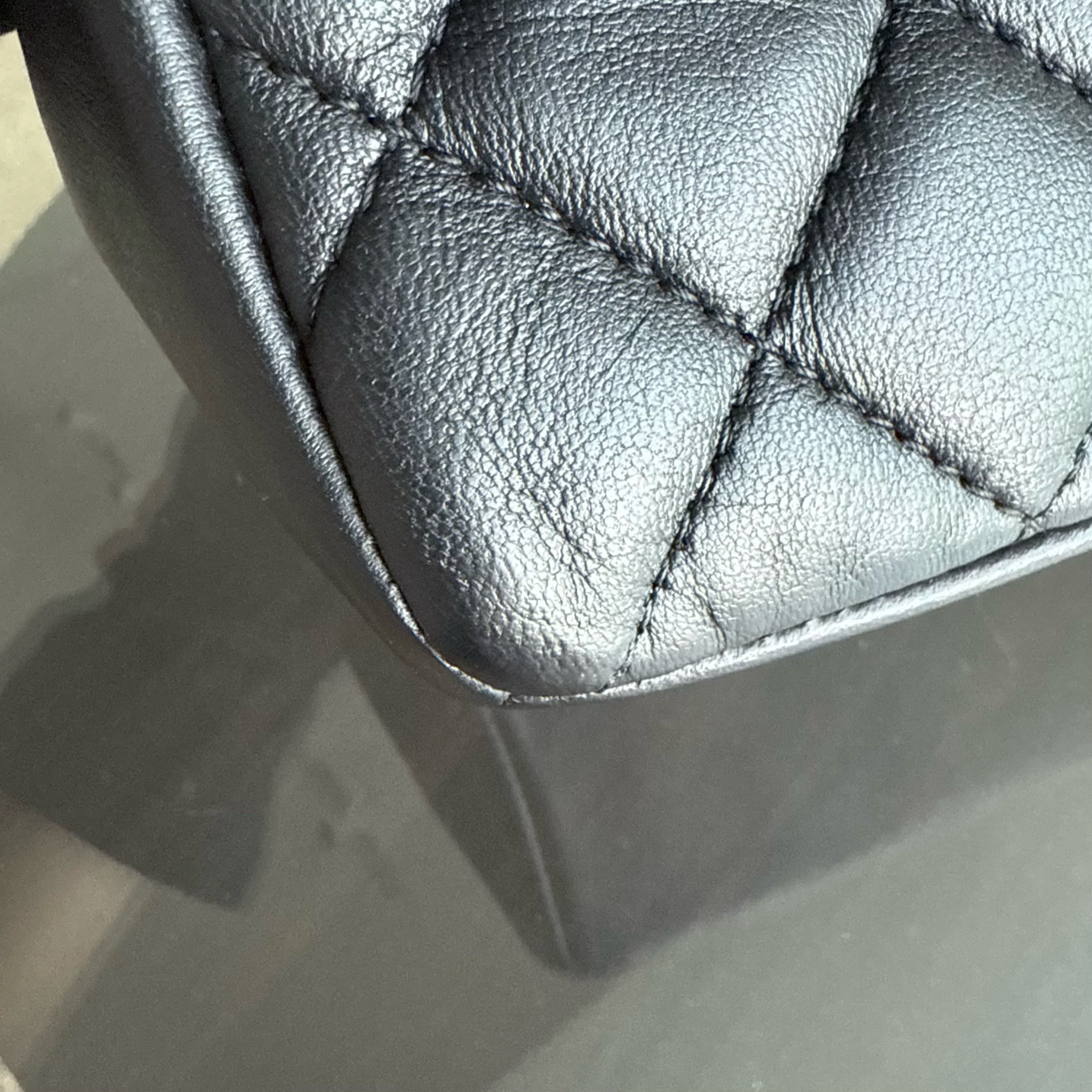 Chanel Chic Flap Seasonal Flap Medium - 25CM Quilted Lambskin Black Gold Hardware Series 21