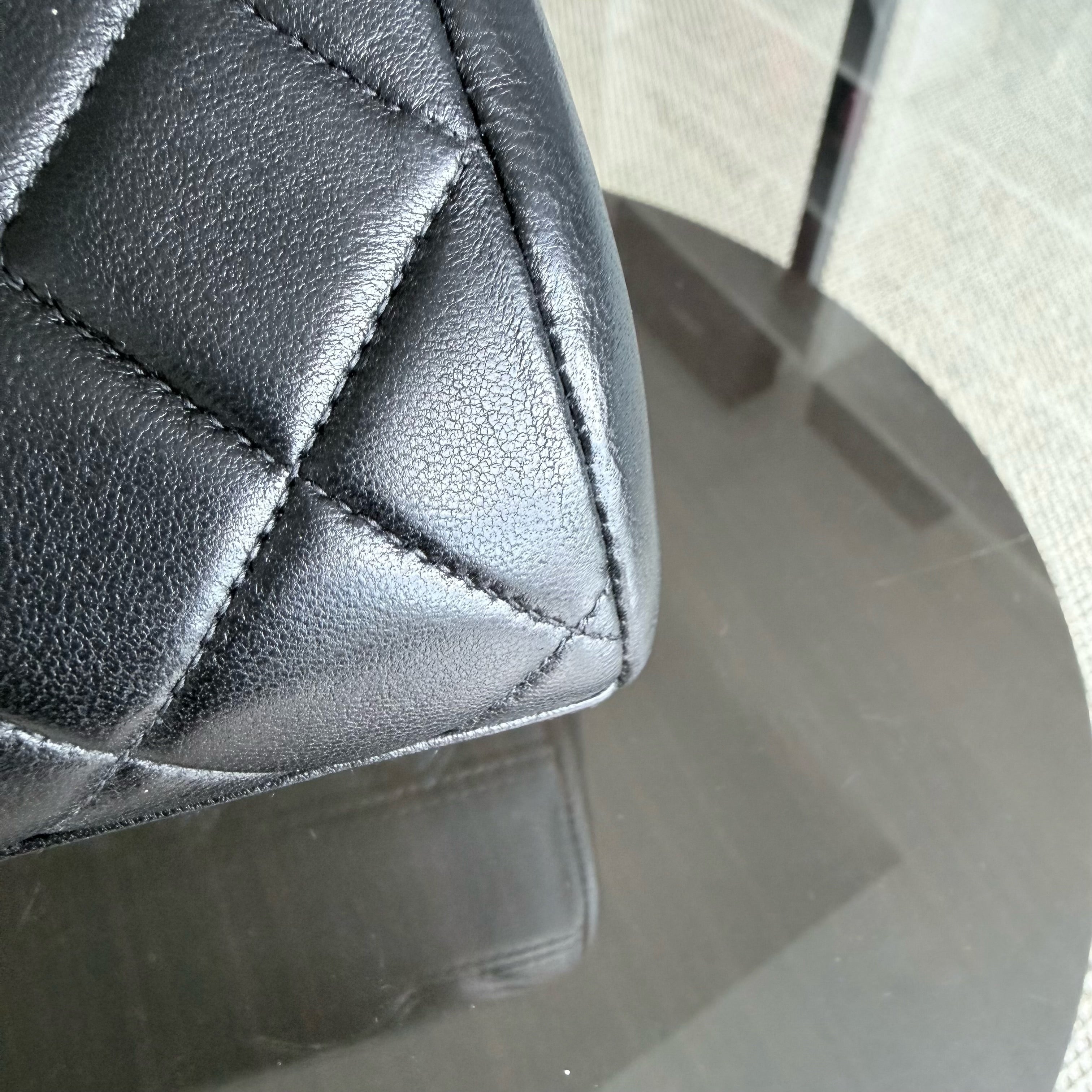 Chanel KissLock Clutch With Chain - Lambskin 19CM Quilted Black Gold Hardware Series 4