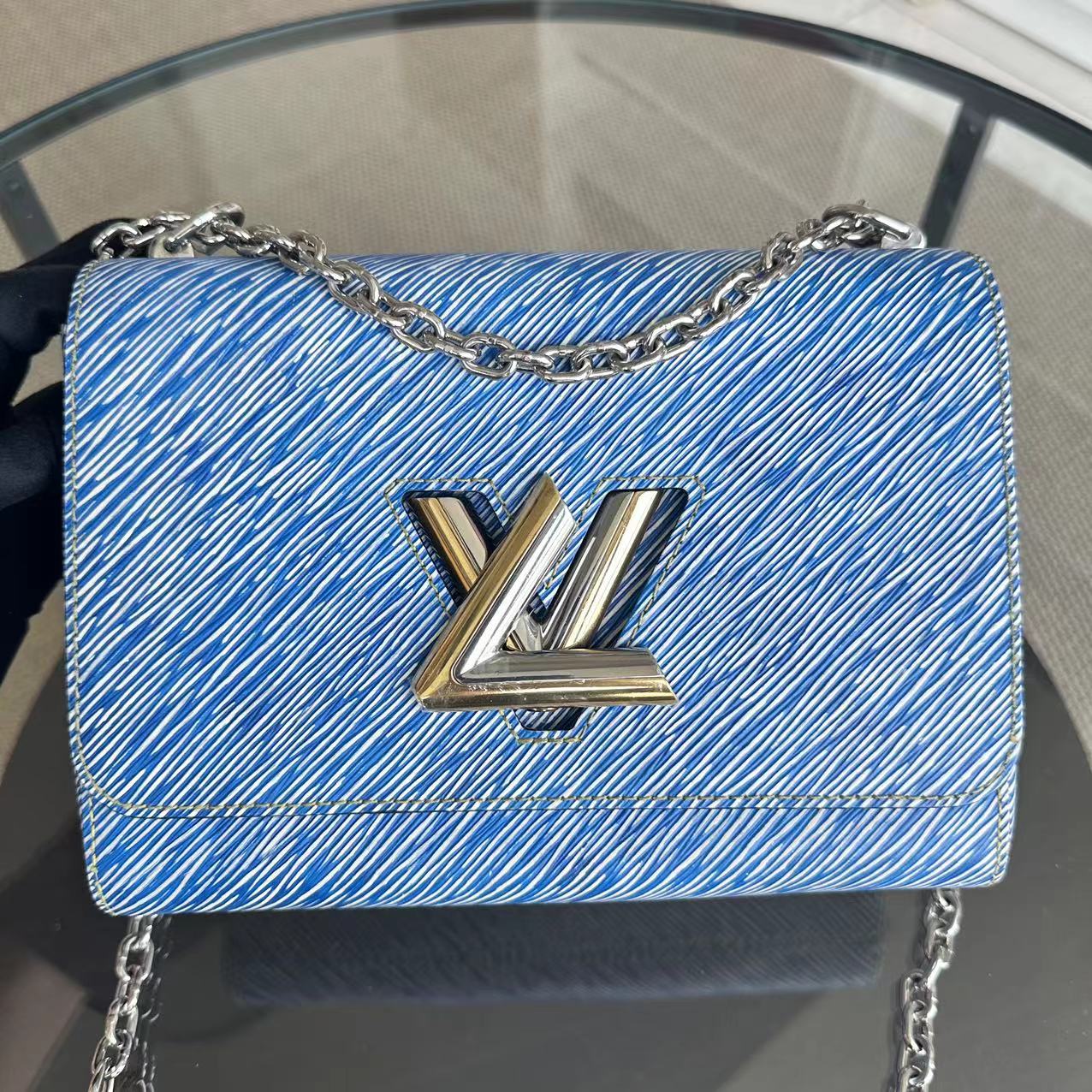LV Louis Vuitton Twist MM Light Blue Denim EPI Leather Two-tone Metal