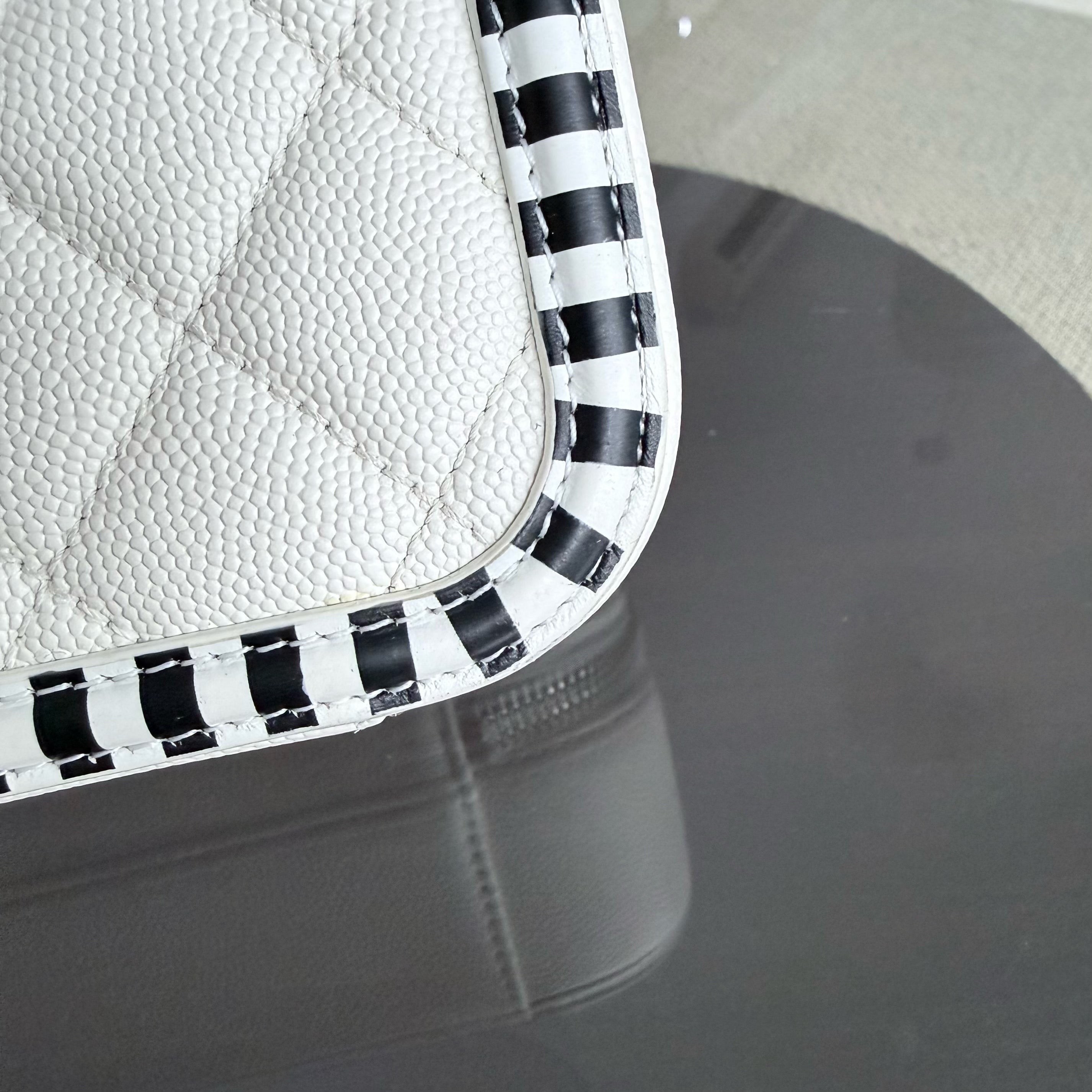 Chanel Filigree Vanity Case Medium - 21CM Caviar Quilted Two tone White-Black Gold Hardware Series 27