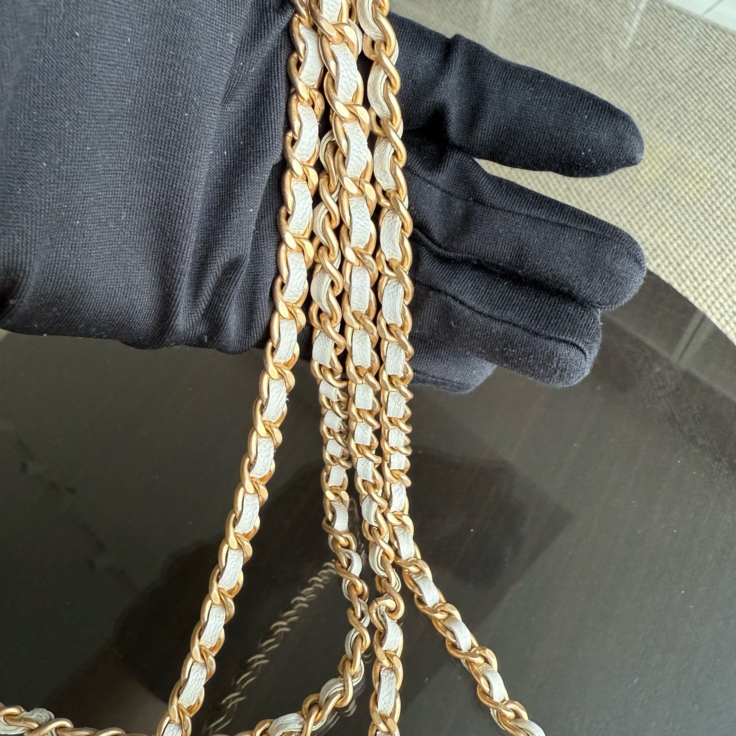 Chanel Pearl Round Clutch with Chain White Calfskin Aged Gold Hardware 29