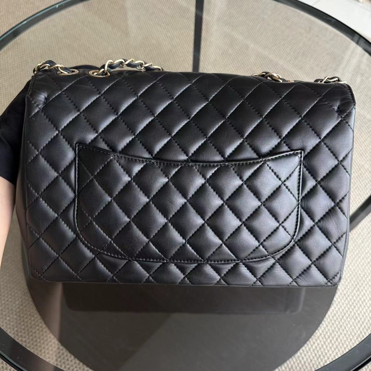 Chanel Chic Flap Jumbo 30CM Quilted Lambskin Black Golden Hardware Series 21