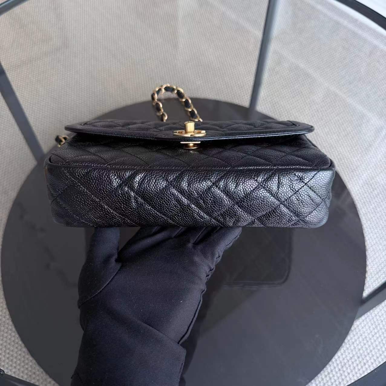 Chanel Caviar Small 23CM 16C Two-Tone Day Flap Black Golden Hardware Series 21