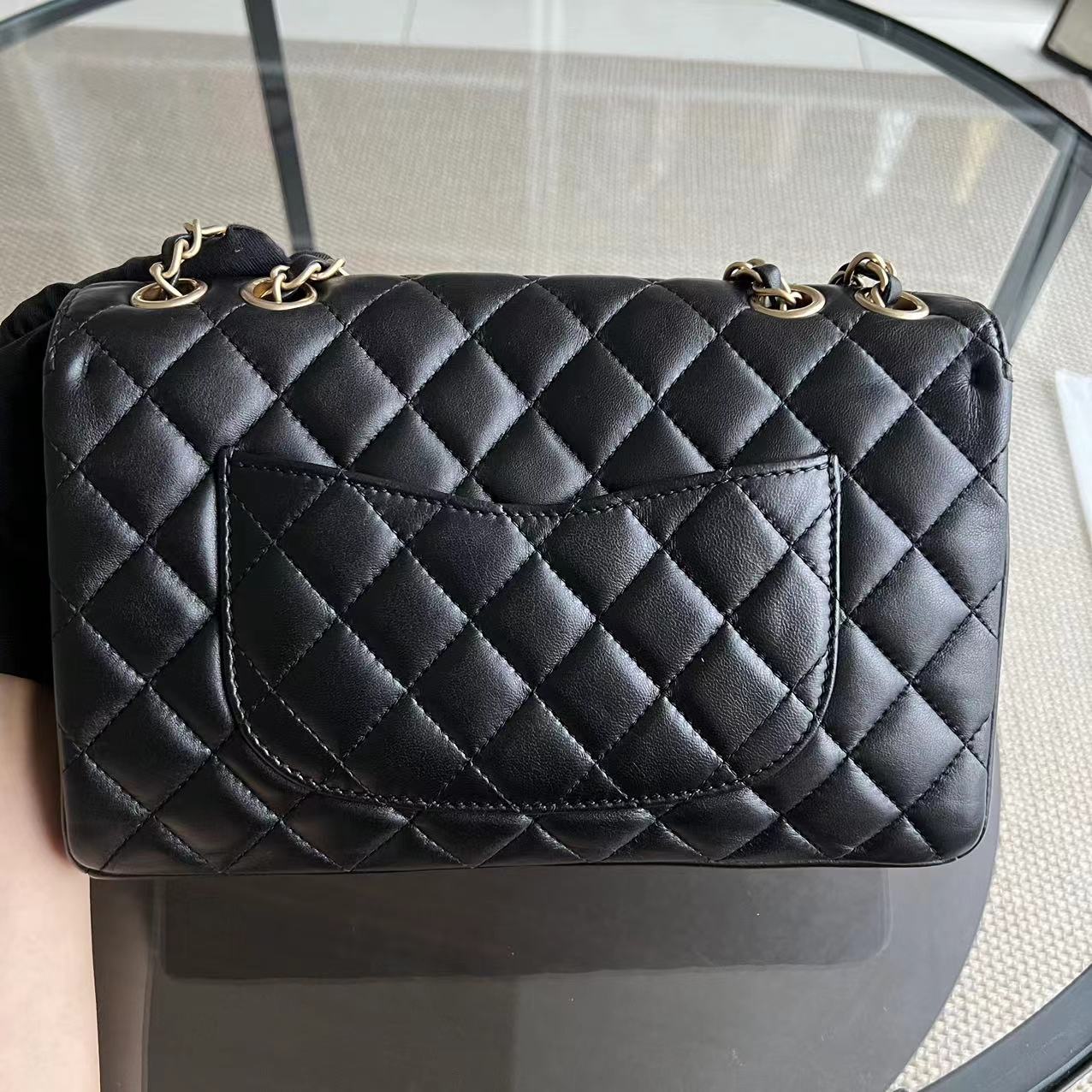 Chic Flap 26CM Seasonal Classic Flap Quilted Lambskin Black Golden Hardware Series 21