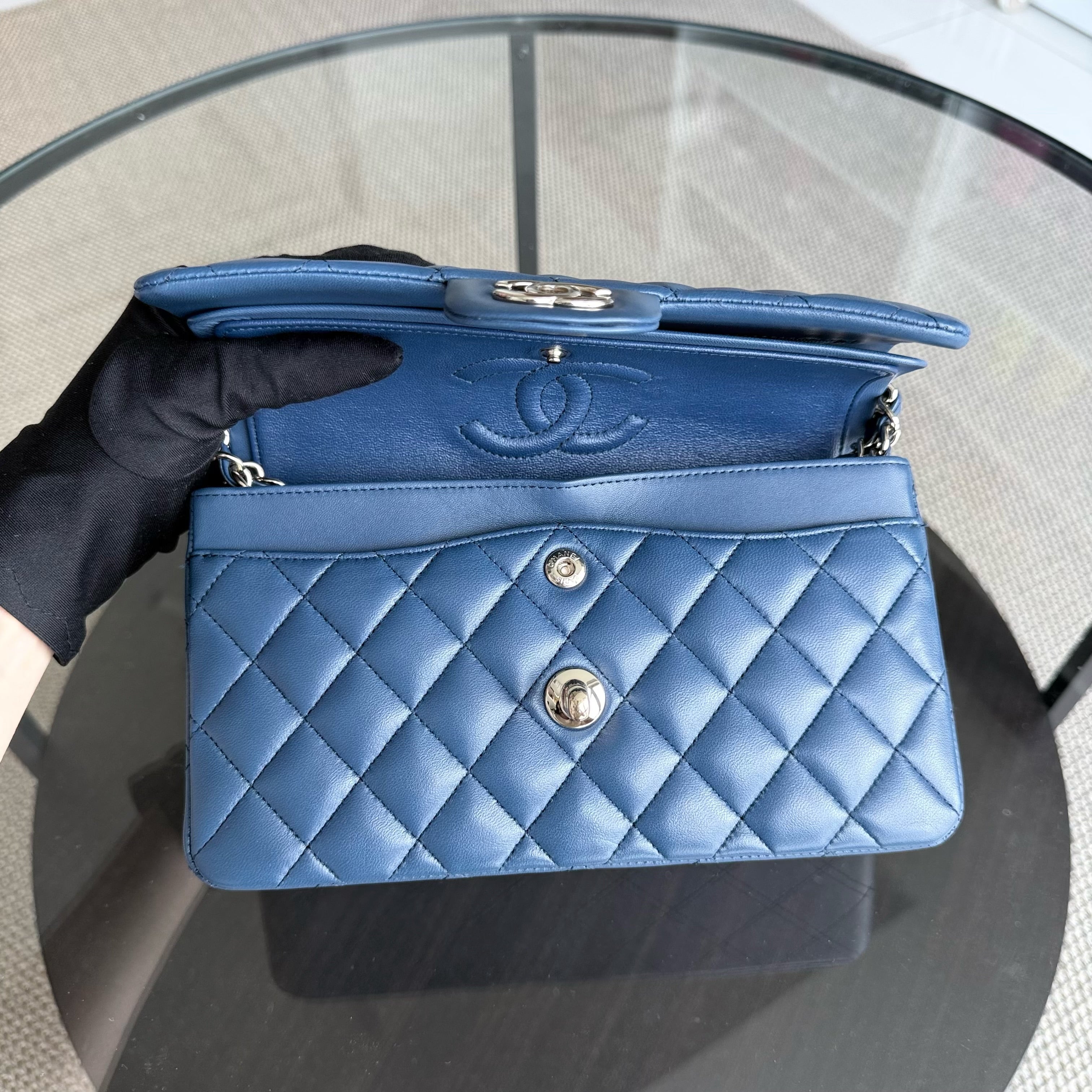 Chanel Classic Flap Small - Lambskin 23CM Dark Blue Gold Hardware Series 25