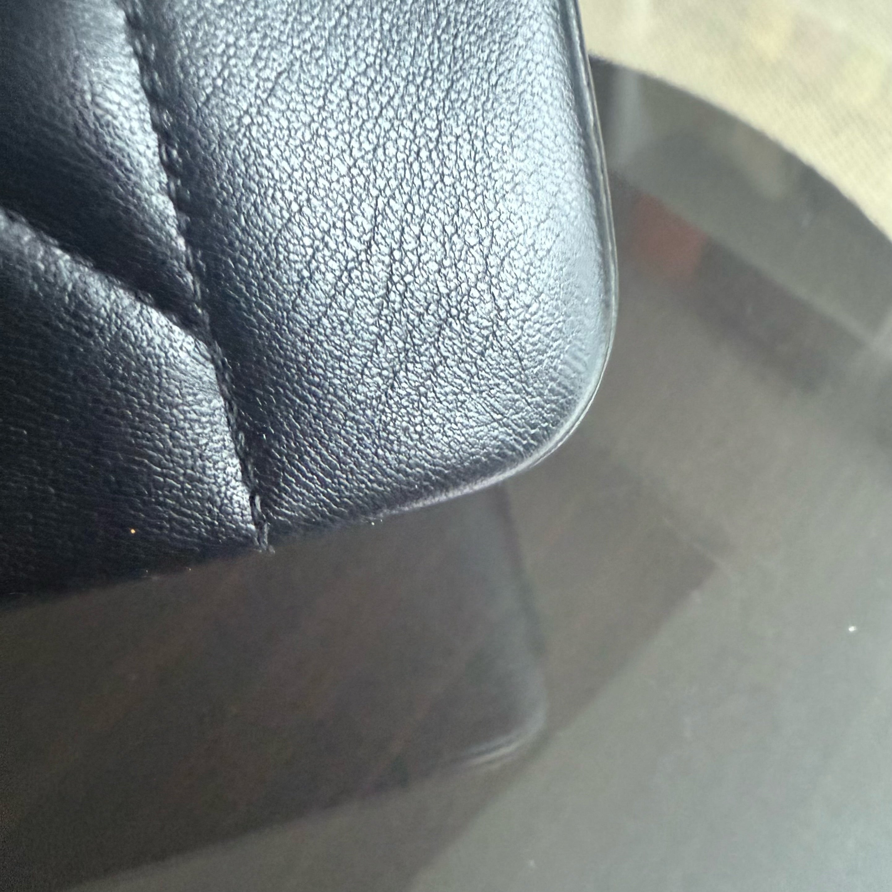 Chanel Diana Medium Vintage - Quilted Lambskin Black Gold Hardware Series 2