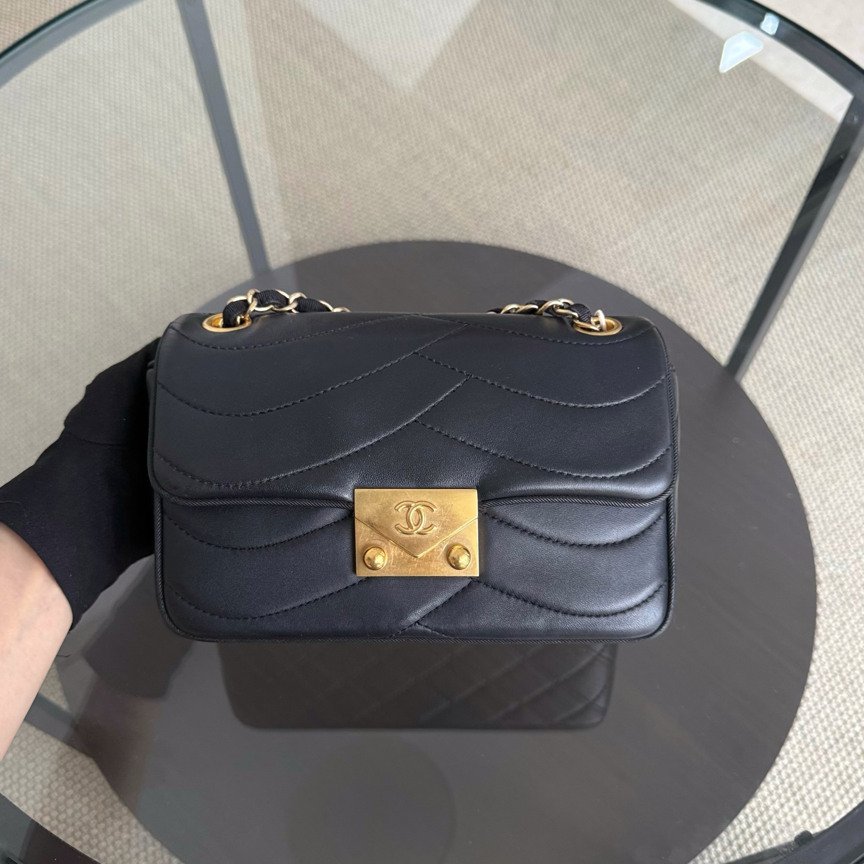 Chanel Flap - Calfskin 21CM Chevron Gold Hardware Series 21