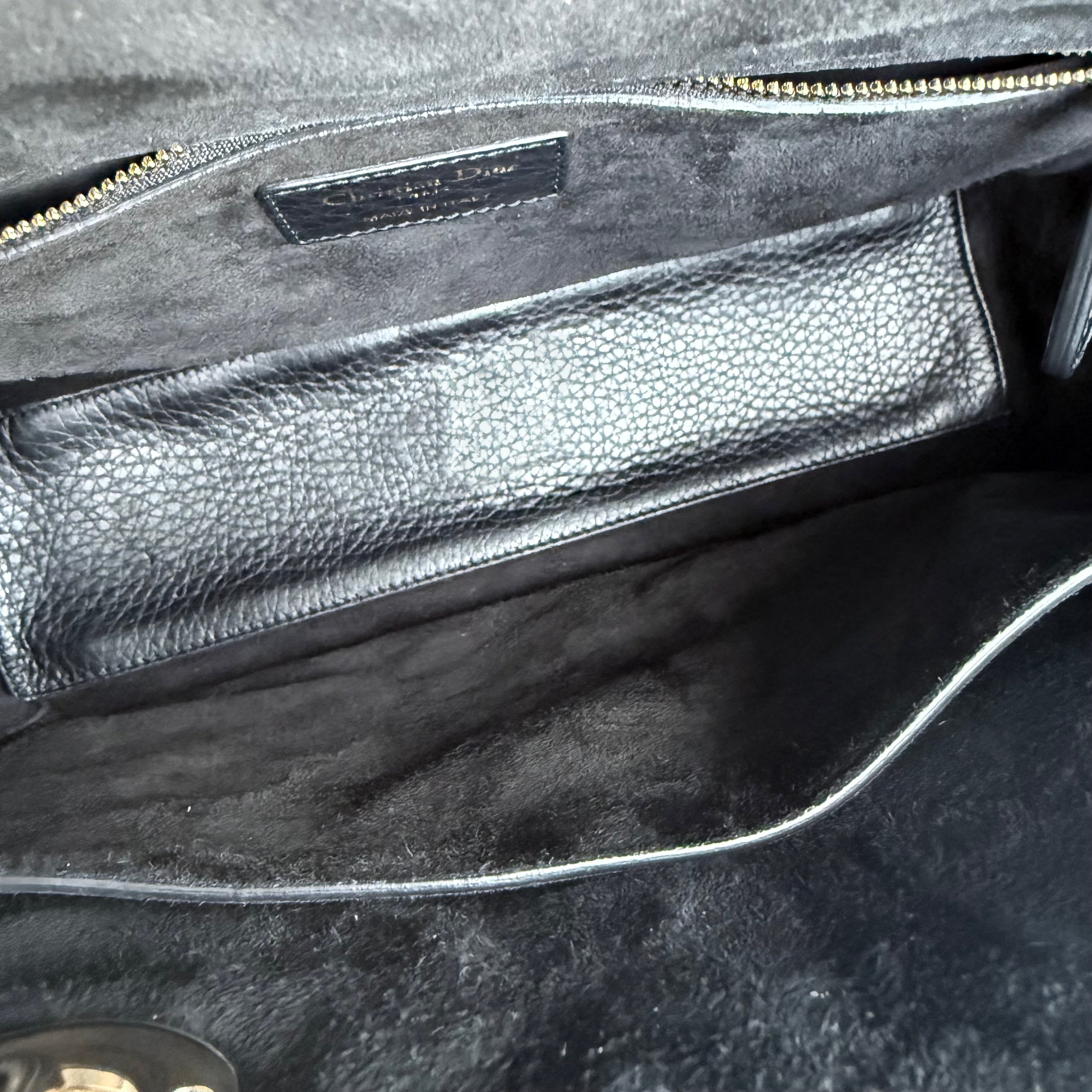 *Flap, Grained Calfskin* Lady Large Flap Grained Calfskin Cannage Black GHW