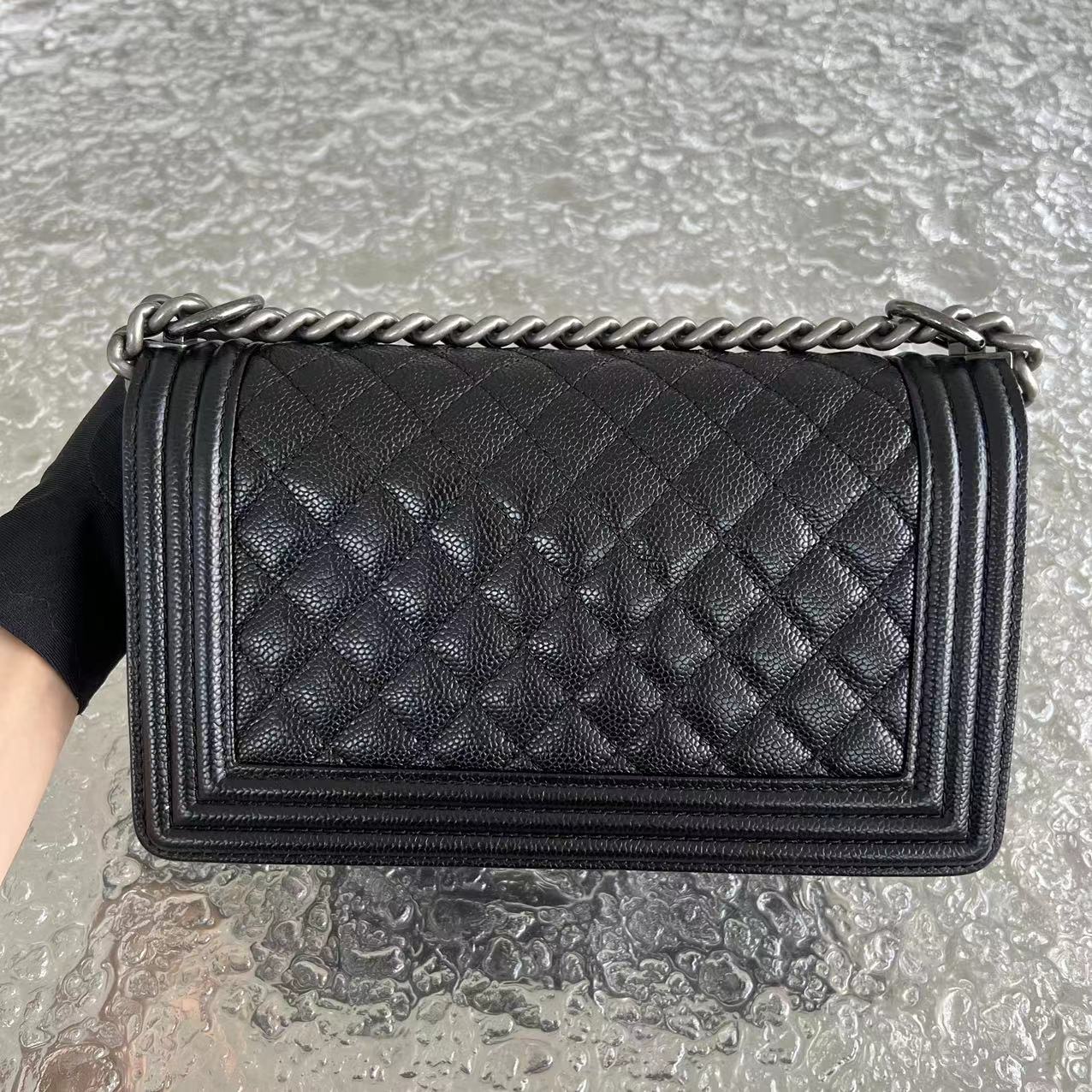 Caviar Boy Old Medium 25CM Quilted Grained Calfskin Black Leboy Ruthenium Silver Hardware Series 19