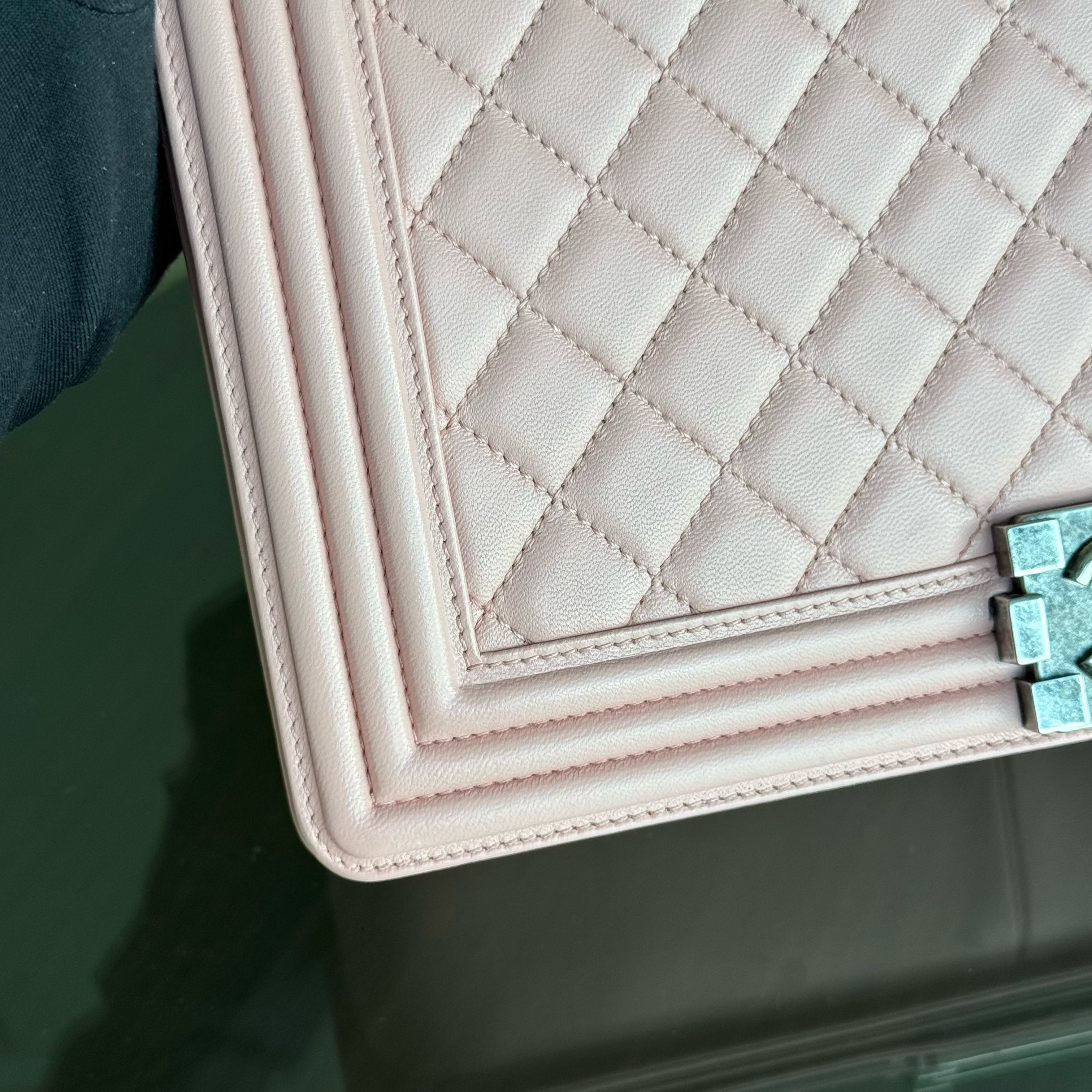 Chanel Boy Medium - 28CM Quilted Lambskin Pink Ruthenium Silver Hardware Series 20