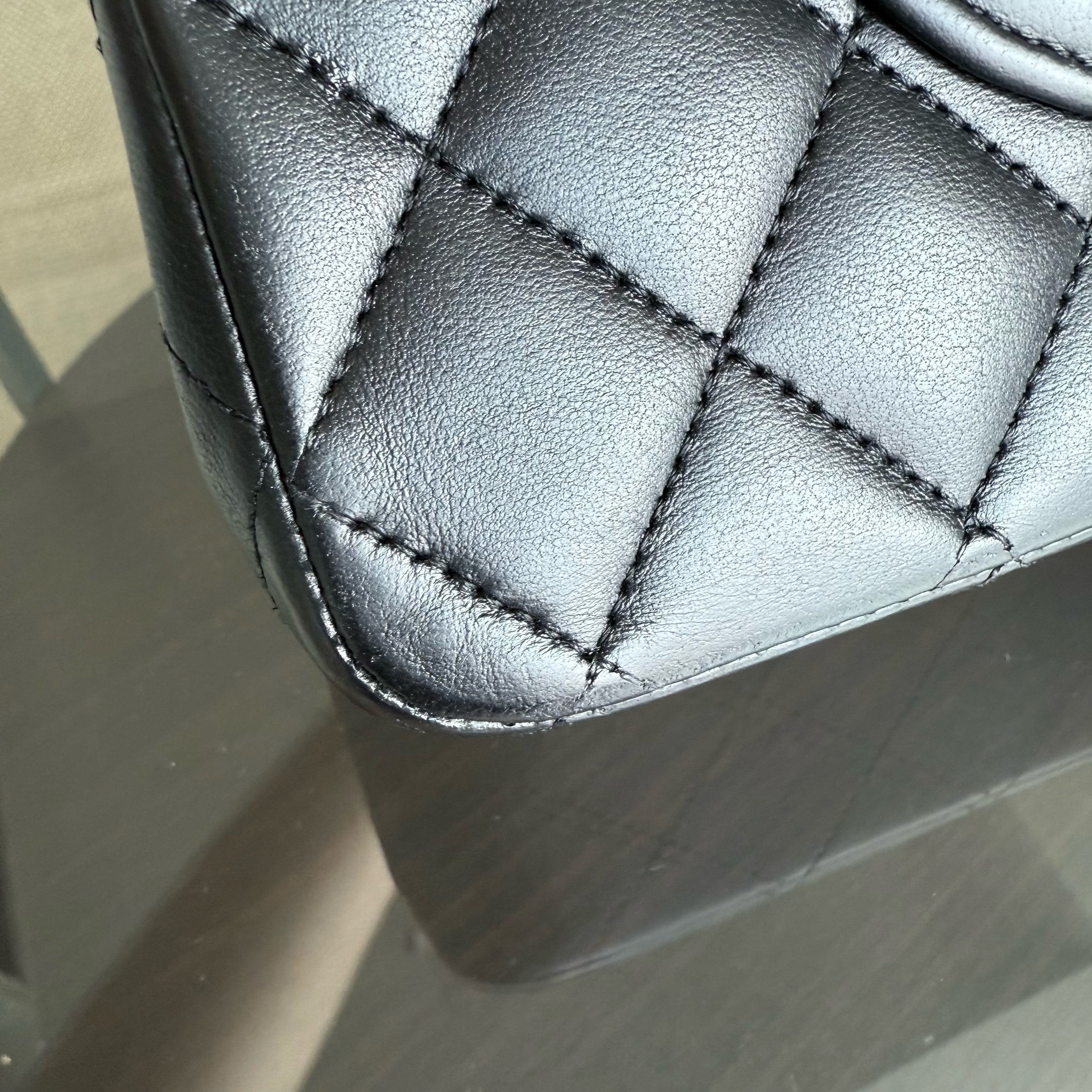 Chanel Classic Flap Medium - 25CM Quilted Lambskin Black Gold Hardware Series 15