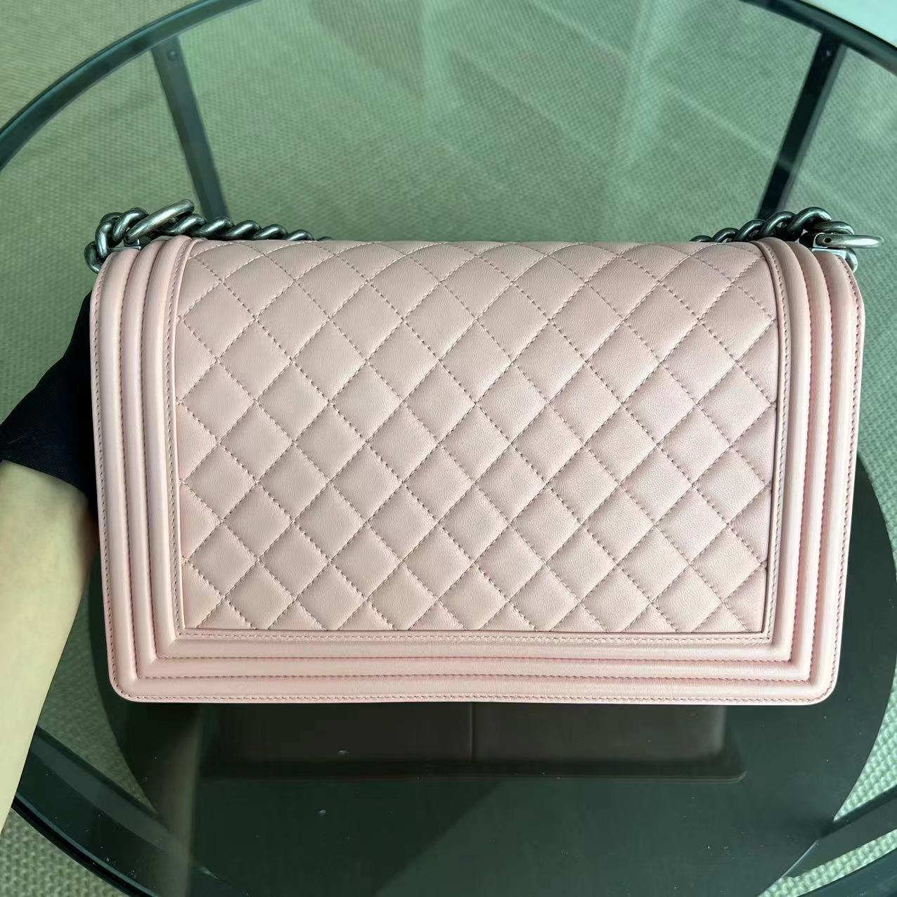 Chanel Boy New Medium 28CM Quilted Lambskin Sakura Pink Leboy Ruthenium Silver Hardware Series 20