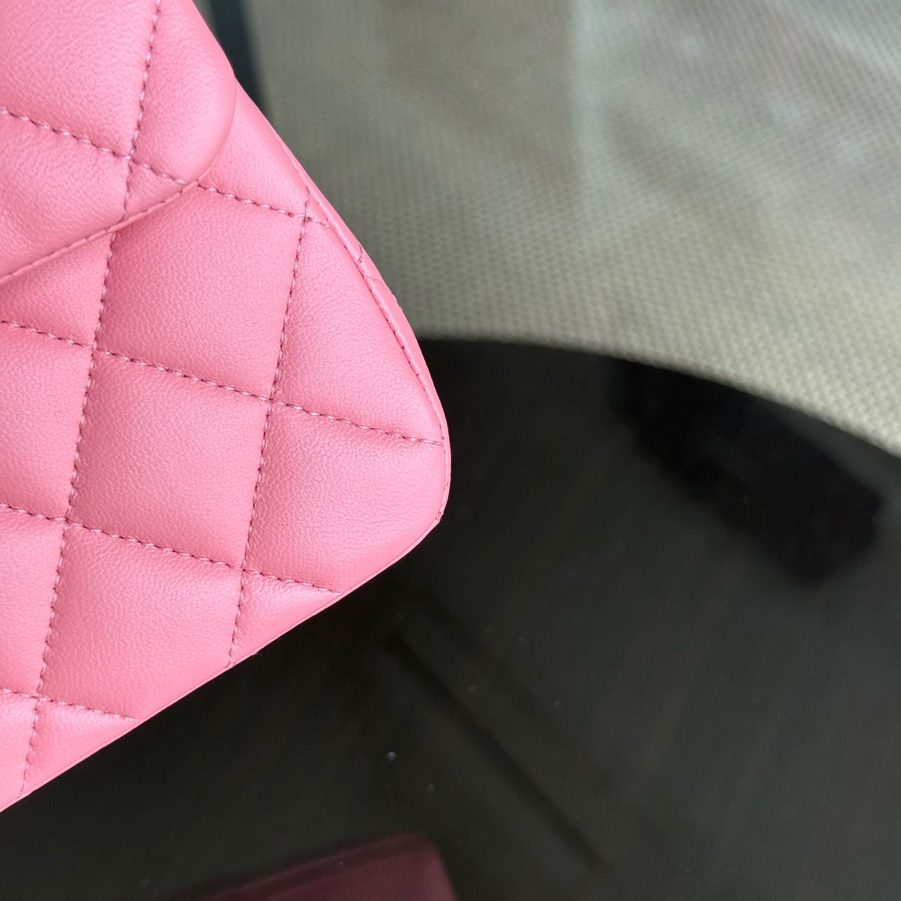 Chanel Classic Flap Small - Lambskin 23CM Quilted Pink Gold Hardware Series 27