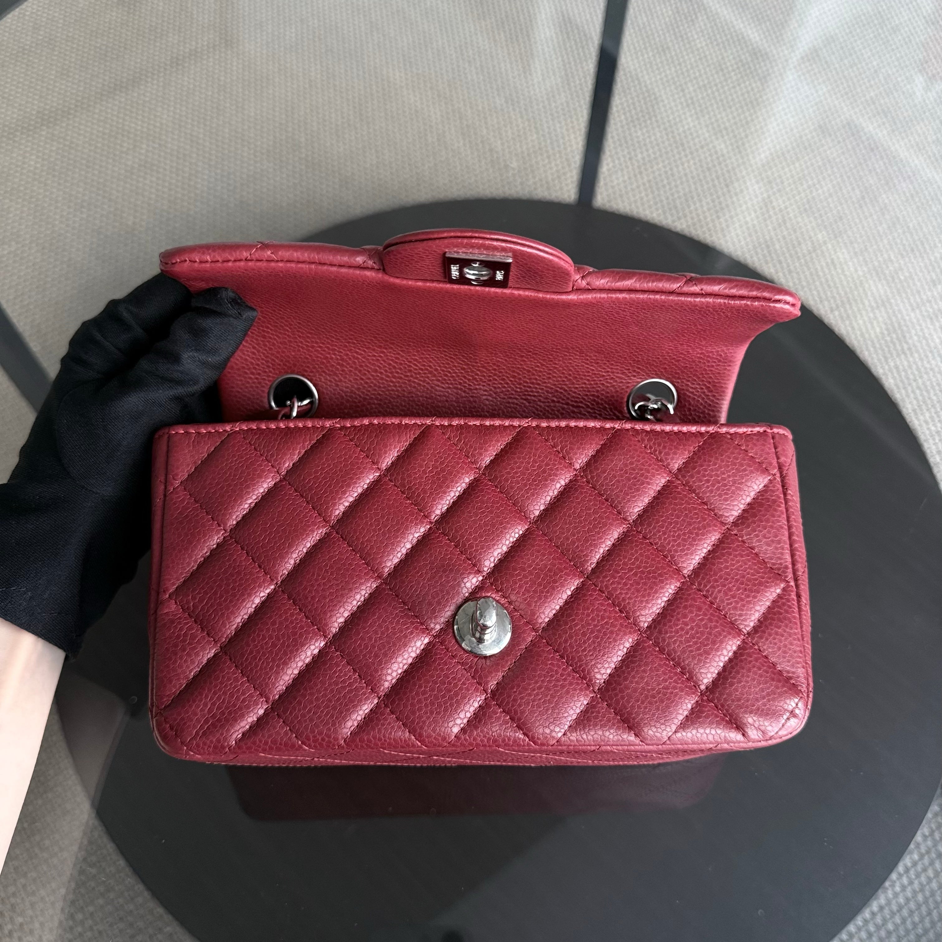 Chanel Classic Flap Mini - Caviar 20CM Quilted Dark Red Burgundy Silver Hardware Series 17