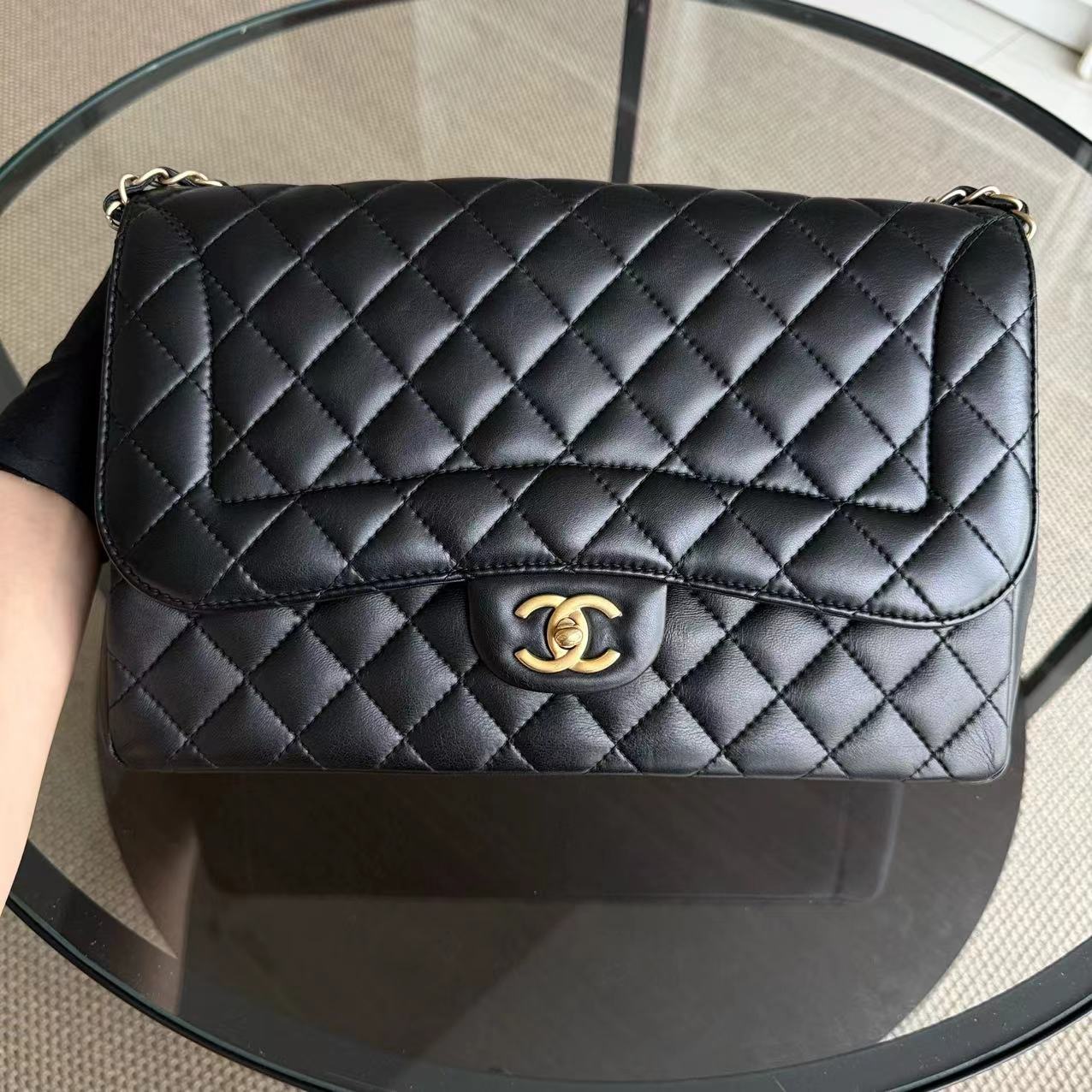 Chanel Chic Flap Jumbo 30CM Quilted Lambskin Black Golden Hardware Series 21