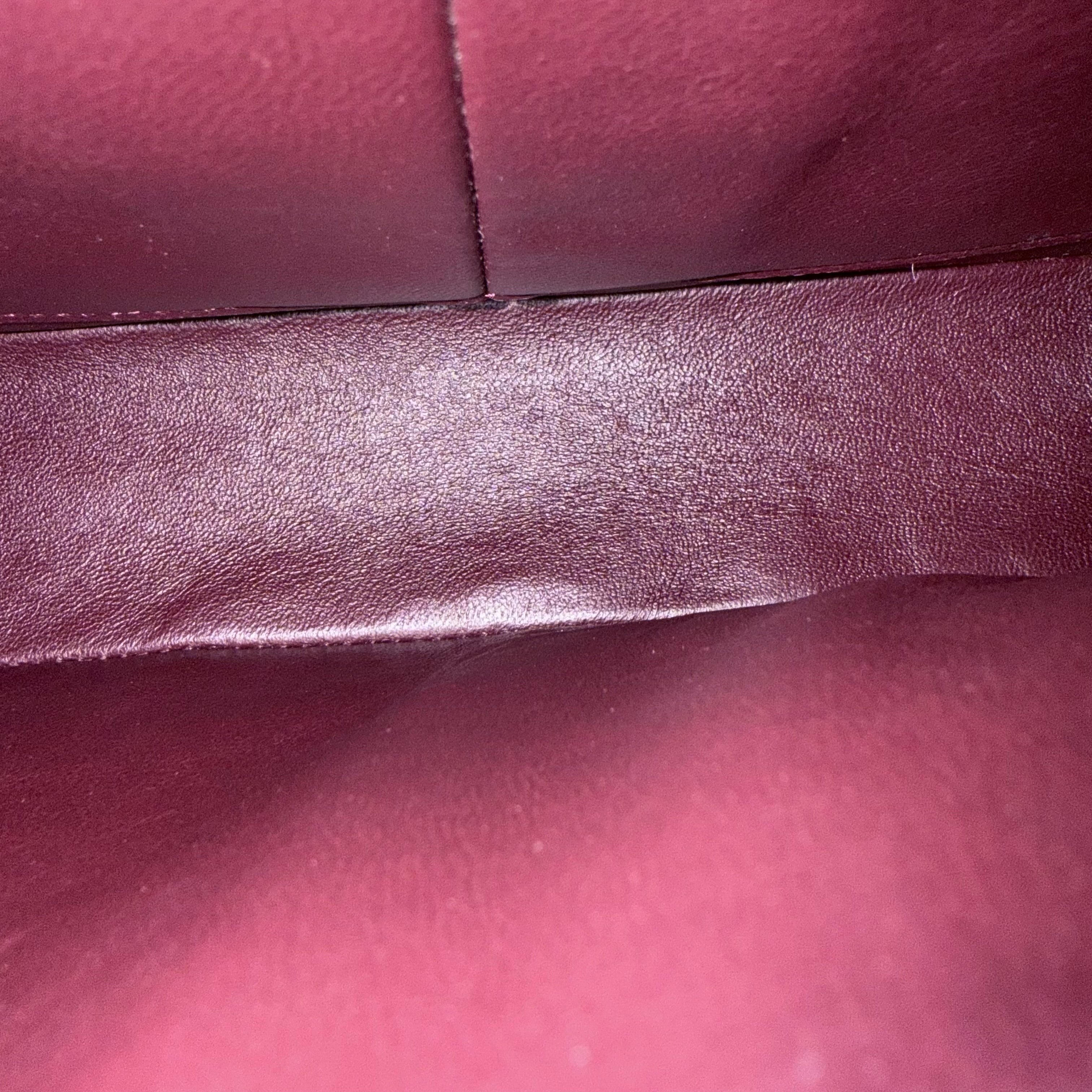 Chanel Classic Flap Medium - Caviar 25CM Quilted Black Gold Hardware Series 17