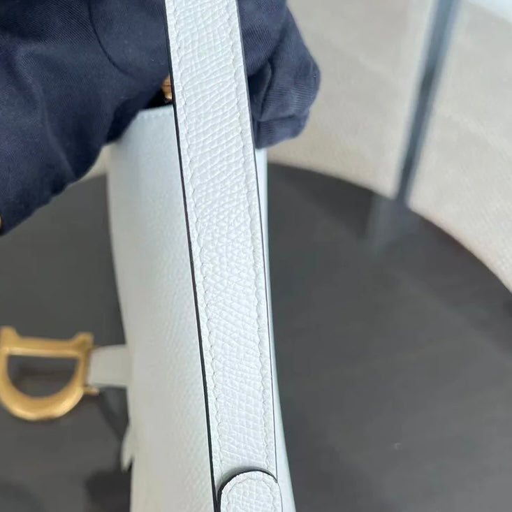 *With Strap, Grained Calfskin* Dior Saddle Small 21CM Grained Calfskin White GHW