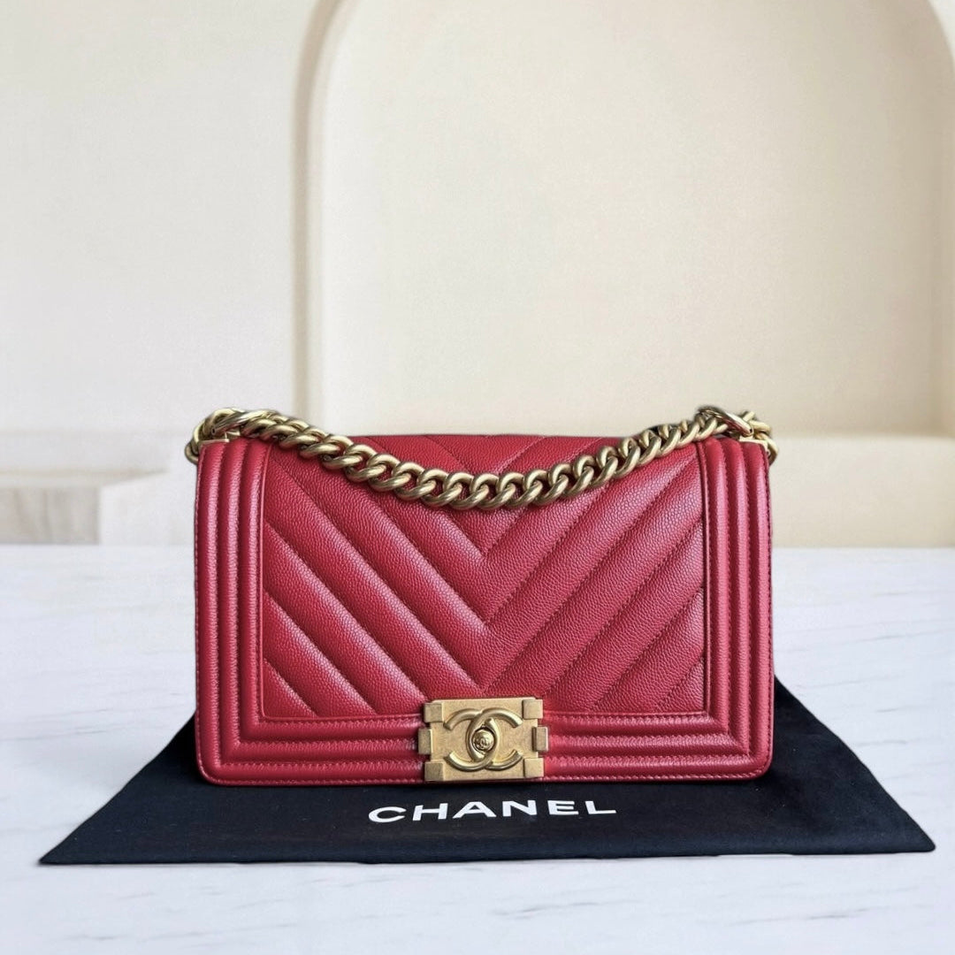 Chanel Boy Medium - 25CM Chevron Red Gold Hardware Series 25