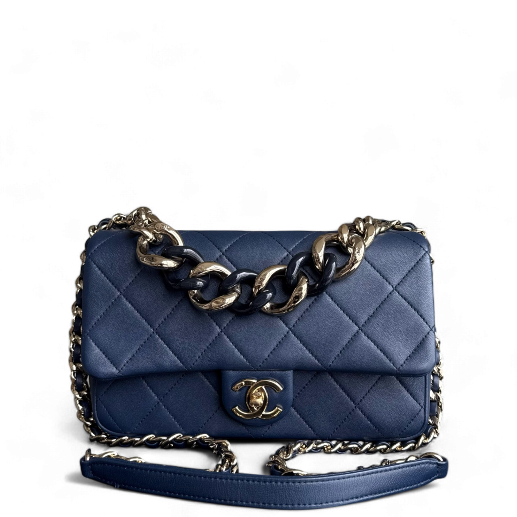 Chanel 2020 Elegant Resin Chain Seasonal Flap - Quilted Lambskin Dark Blue GHW No 29