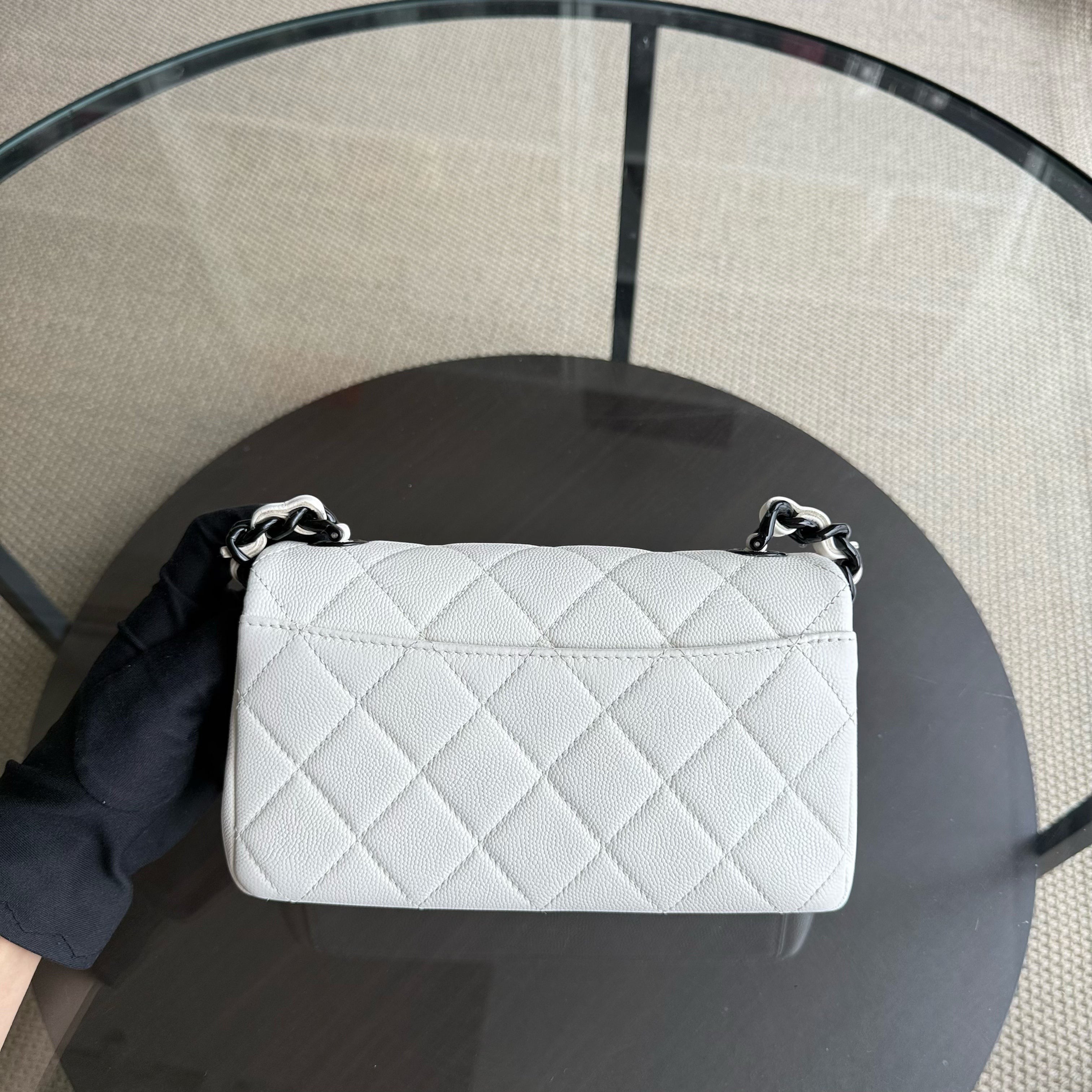 Chanel Seasonal Flap Mini - 20CM Caviar My Everything Bag Quilted Grained Calfskin White Calfskin Black Hardware Series 30