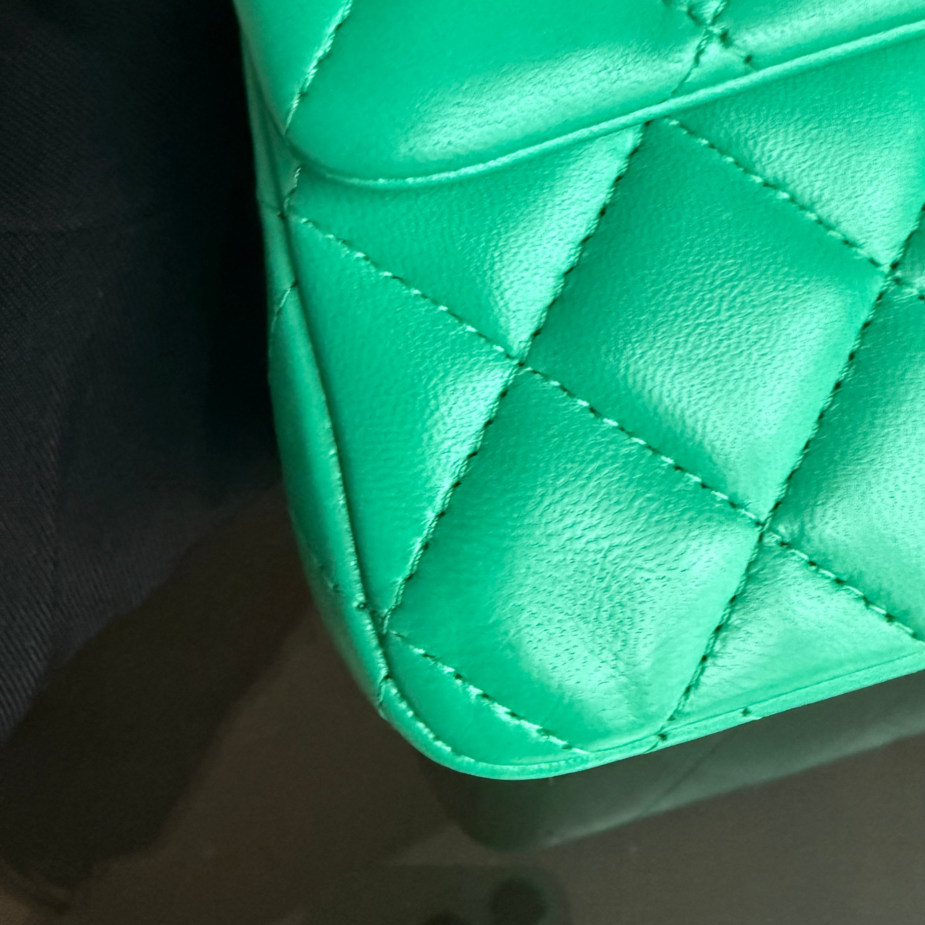 Chanel Classic Flap Mini - 20CM Quilted Lambskin Green Gold Hardware Series 18