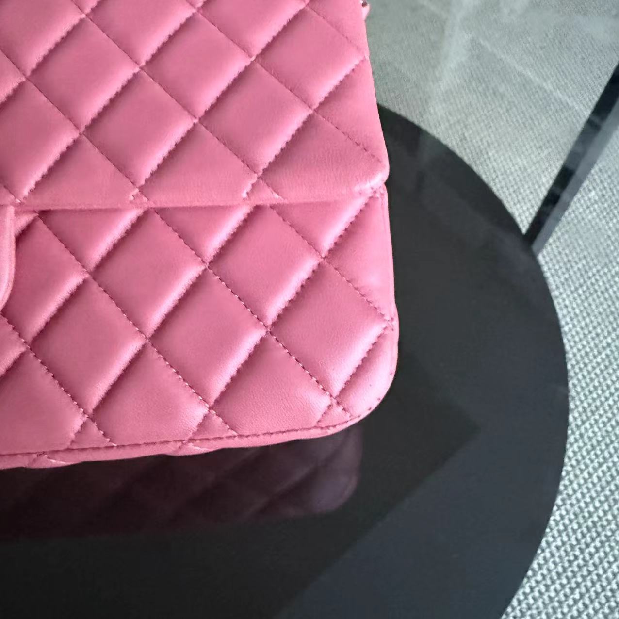 Chanel Classic Flap Medium - Valentine 25CM Single Flap Quilted Lambskin Sakura Pink Gold Hardware Series 19