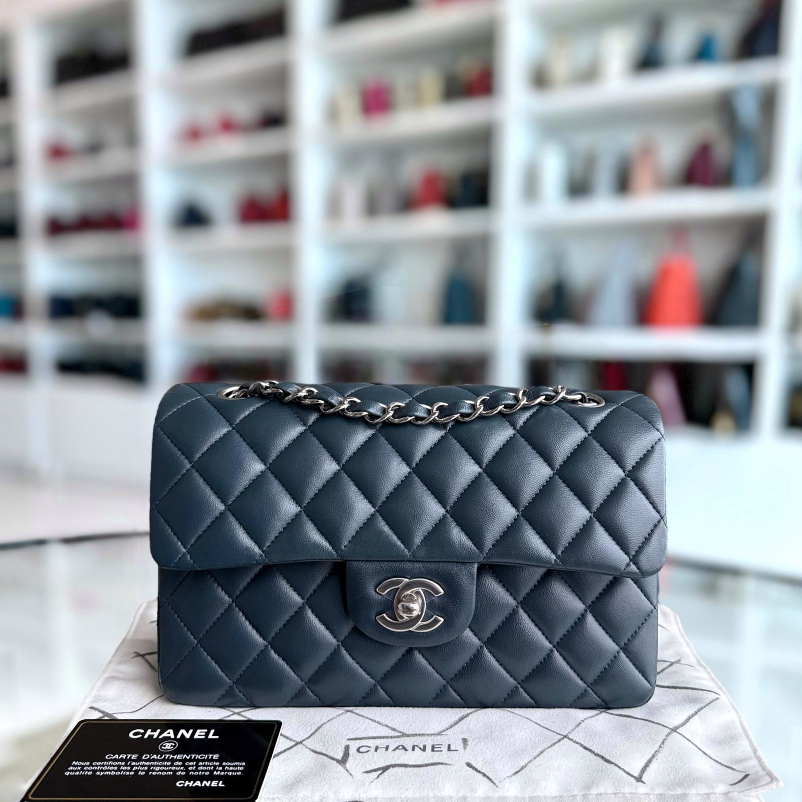 Unraveling the Iconic Chanel Logo: The Symbol of Luxury and Elegance