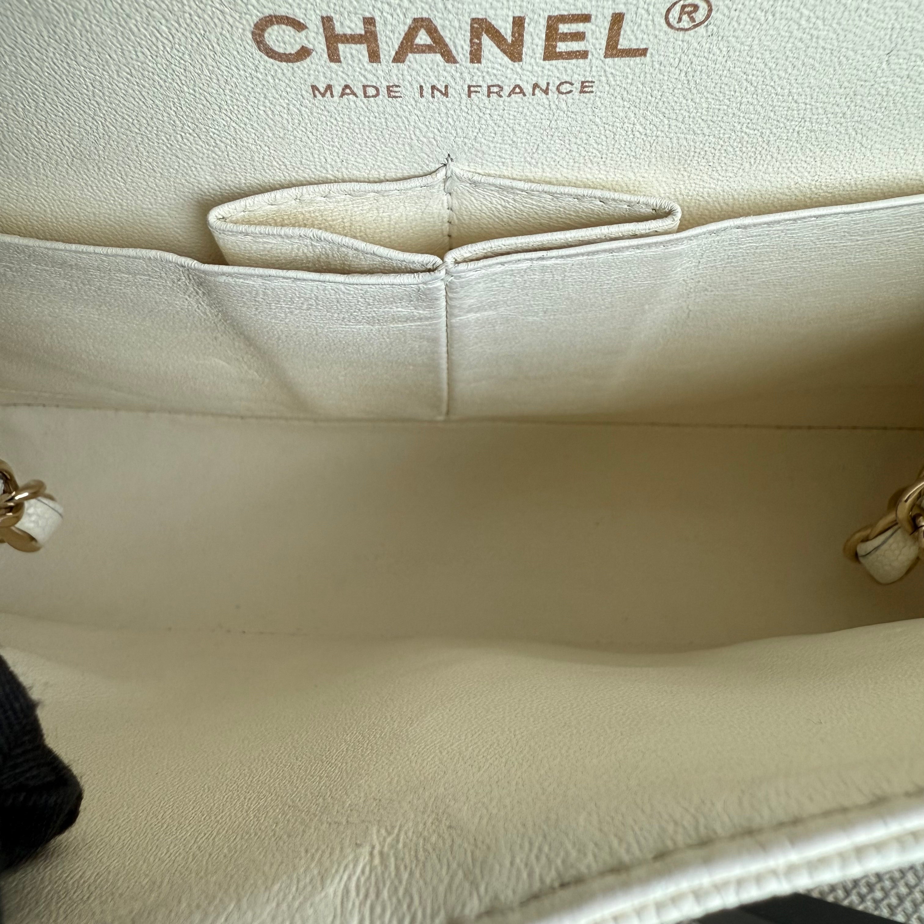 Chanel Classic Flap Small - Caviar 23CM Quilted Cream White Gold Hardware Series 27