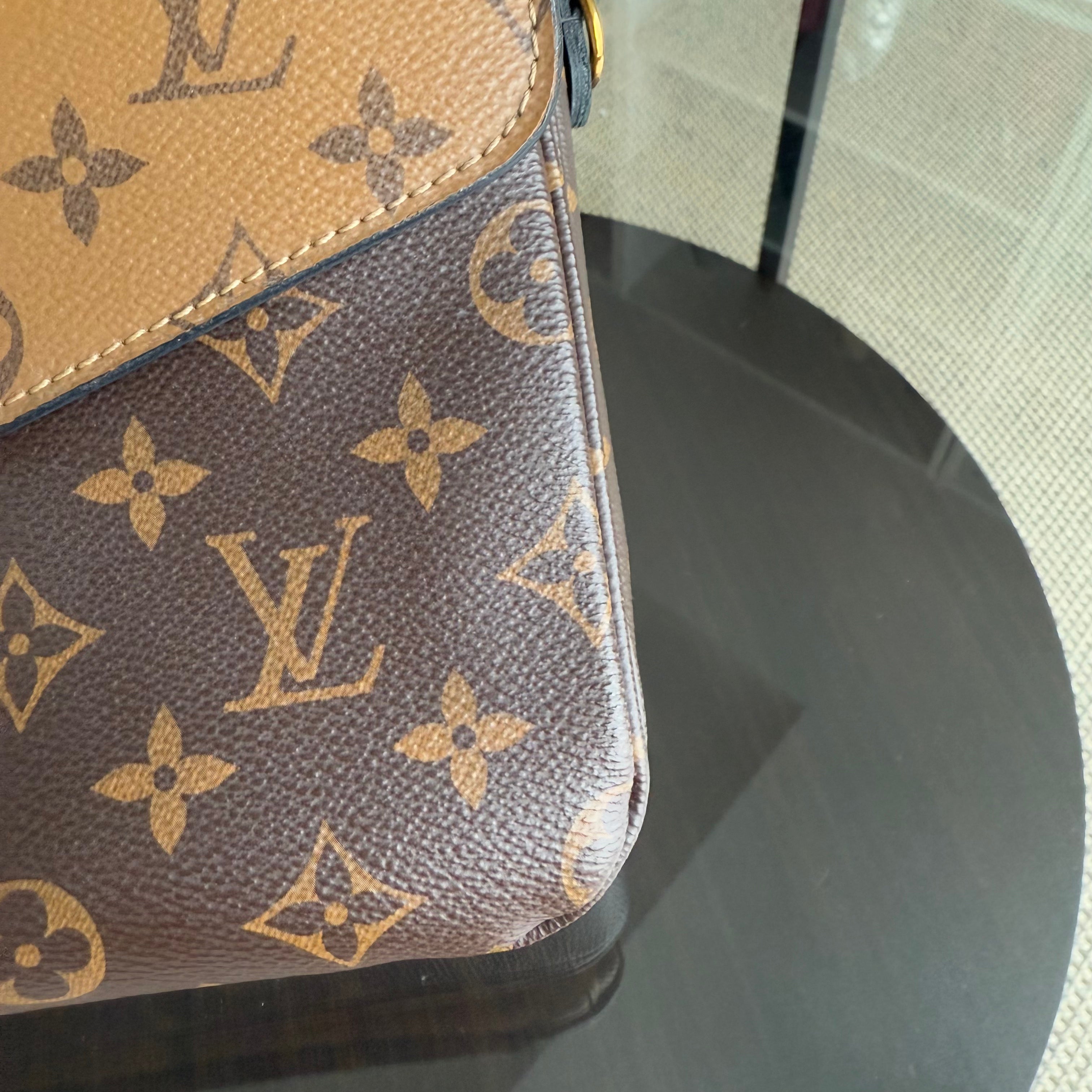 Louis Vuitton Pochette Metis - Reverse Monogram Canvas Gold Hardware