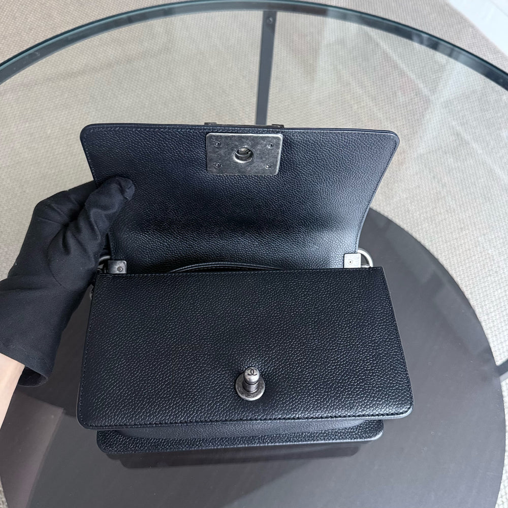 Chanel Boy Small - Caviar 20CM Chevron Grained Calfskin Black Leboy Ruthenium Sliver Hardware Series 28