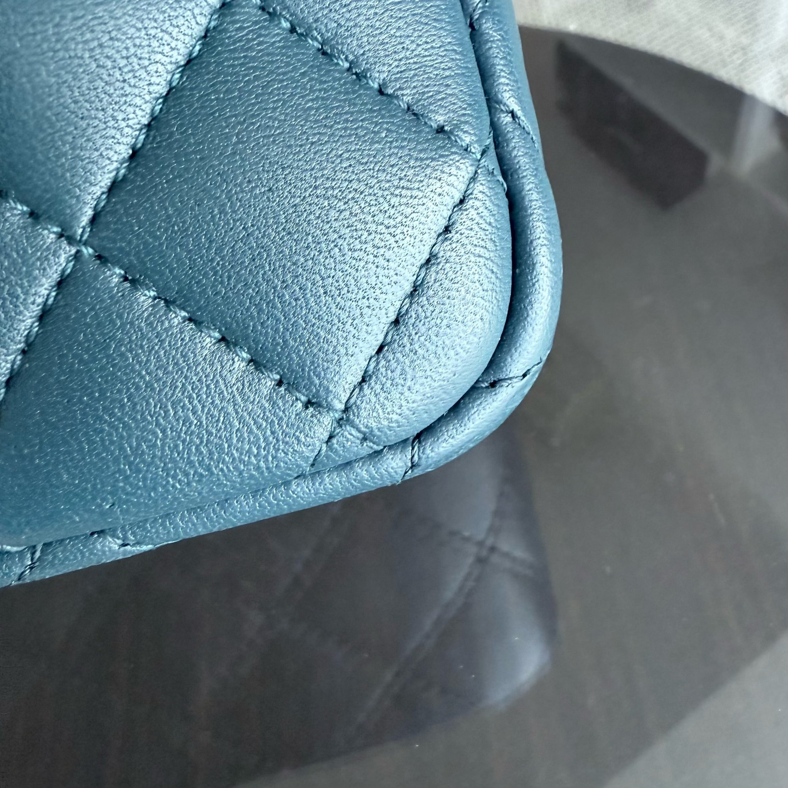 Chanel Seasonal Two-tone Flap Small - Quilted Lambskin Pink Burgundy Gold Hardware Series 23