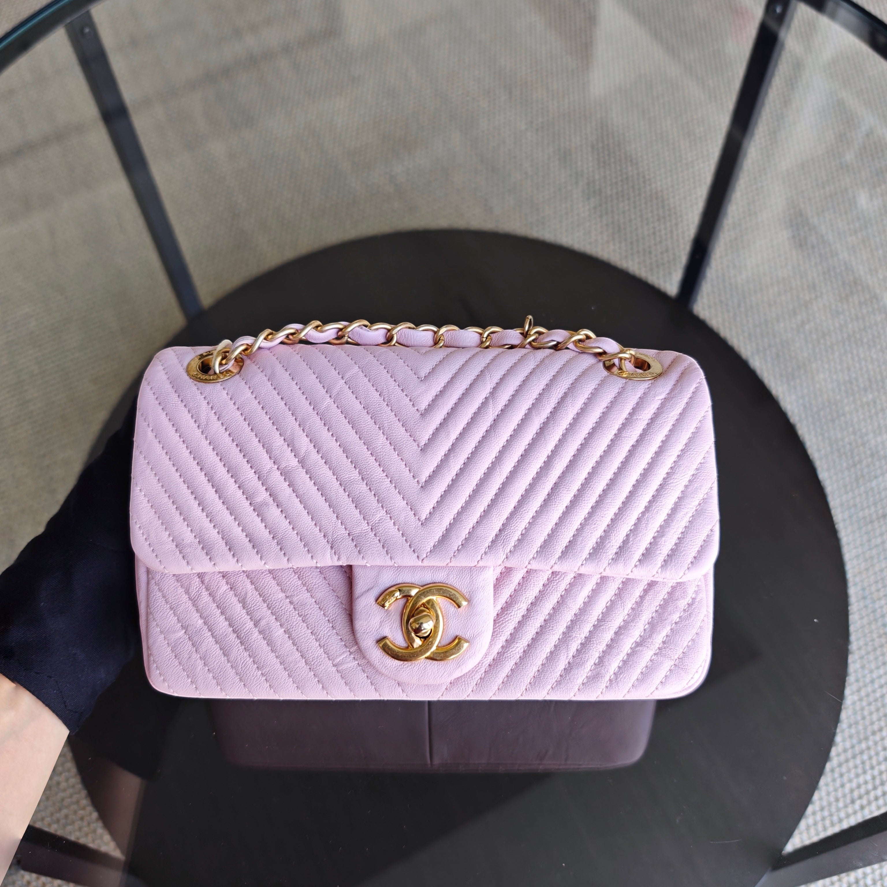 Chanel Seasonal Flap - Chevron Surpique CC Herringbone Medallion Flap Light pink Gold Hardware Series 22